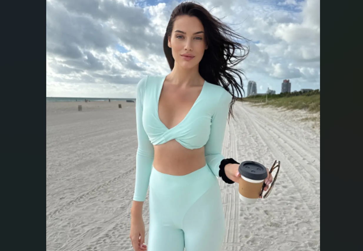 Ea este un model de 27 de ani și este superbă! Cine este iubitul ei, miliardar și cu 43 de ani mai bătrân