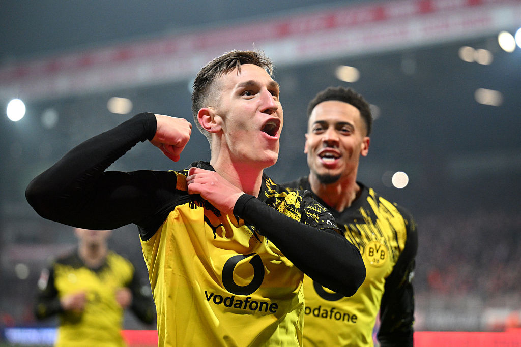 Borussia Dortmund își arată mușchii! Este aproape să-l păstreze pe jucătorul dorit de Real Madrid, Liverpool, PSG și FC Barcelona