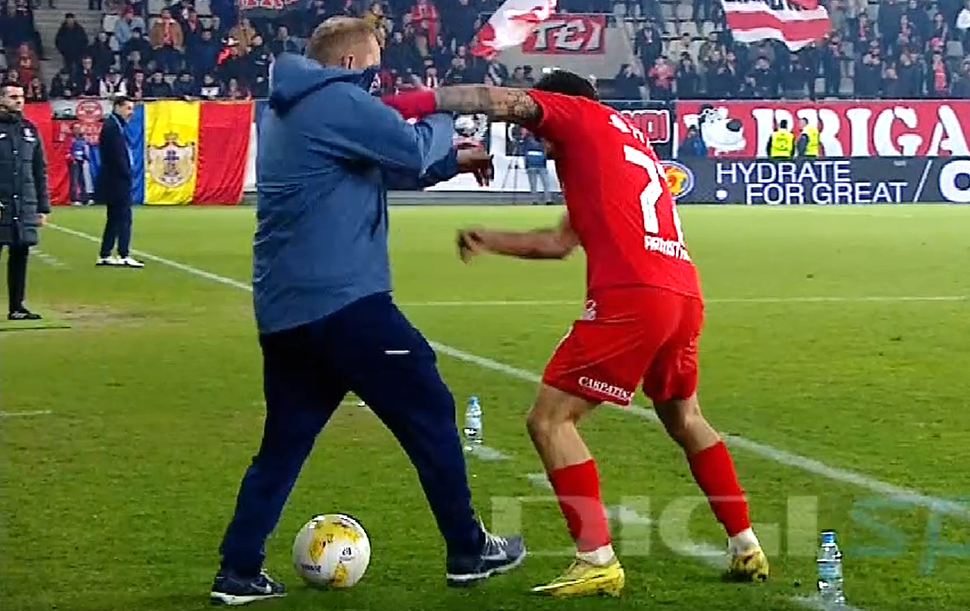 Scene neverosimile în Cupa României: Armstrong a "luat foc" și l-a îmbrâncit pe Dorinel Munteanu!