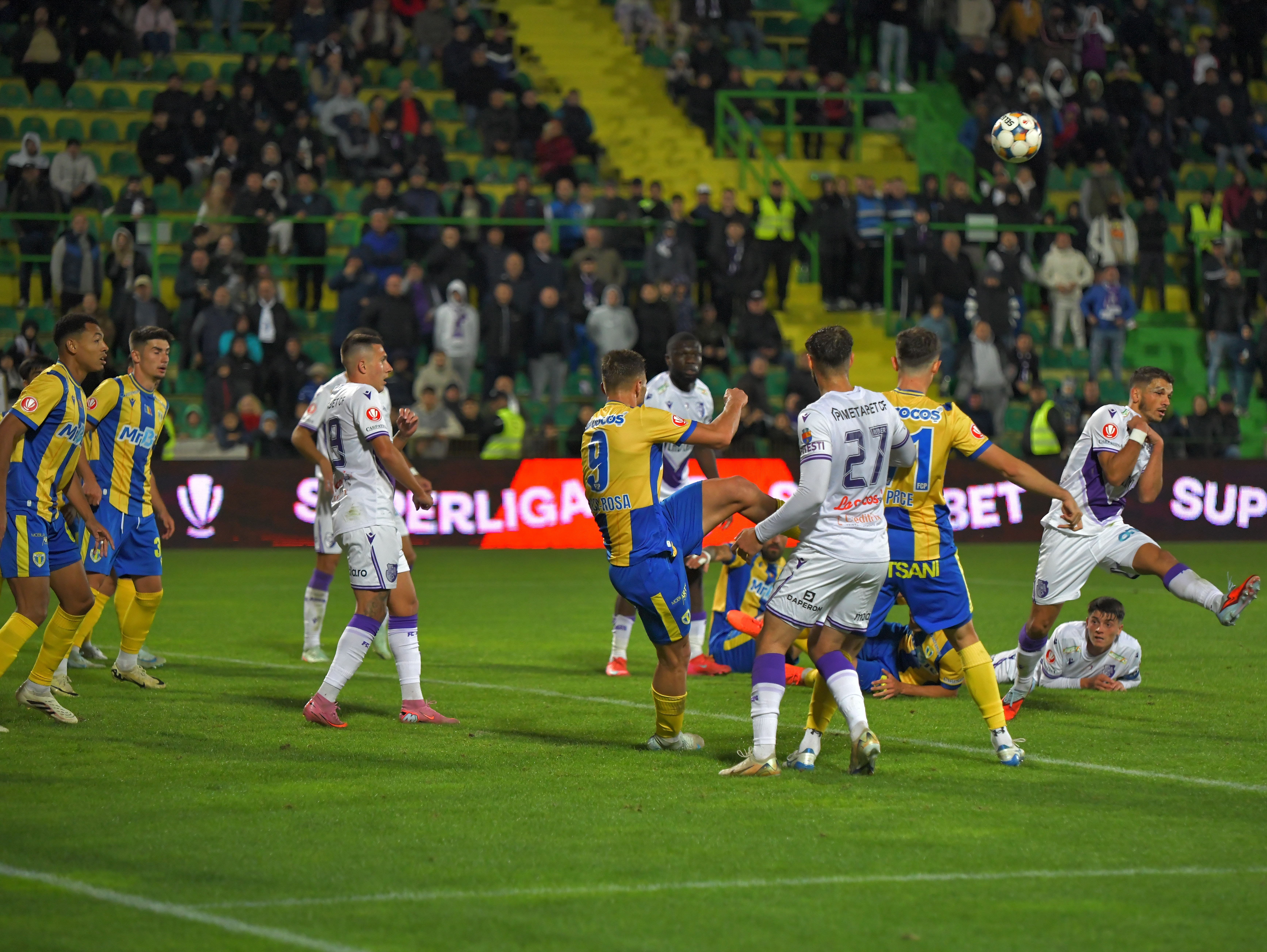 Petrolul - FC Argeș, astăzi de la 20:00, LIVE TEXT pe Sport.ro. Antrenorii Eugen Neagoe și Bogdan Andone au prefațat duelul