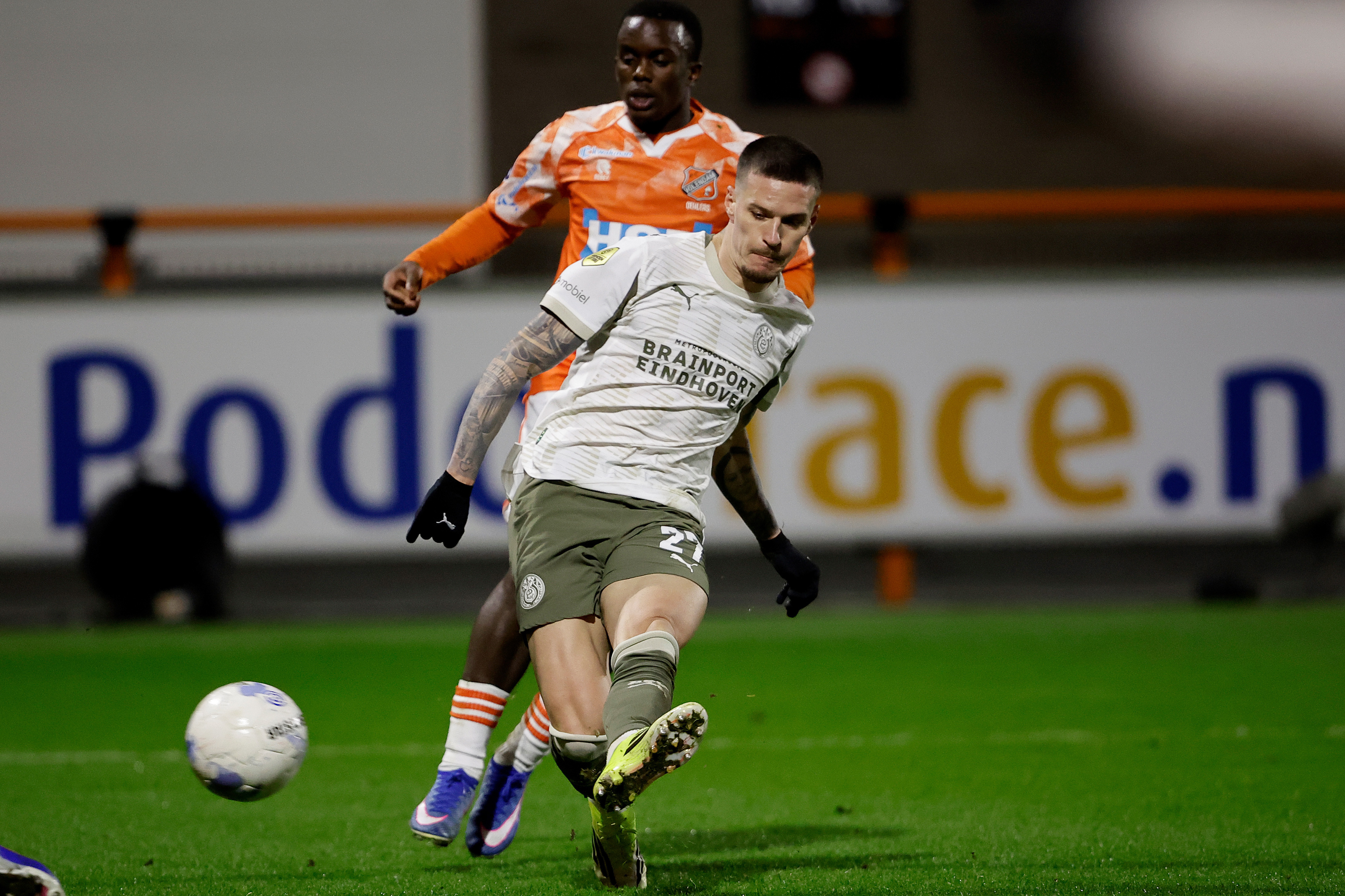 Dennis Man a recidivat! Intrat de pe bancă, a înscris în surpriza de proporții din Olanda