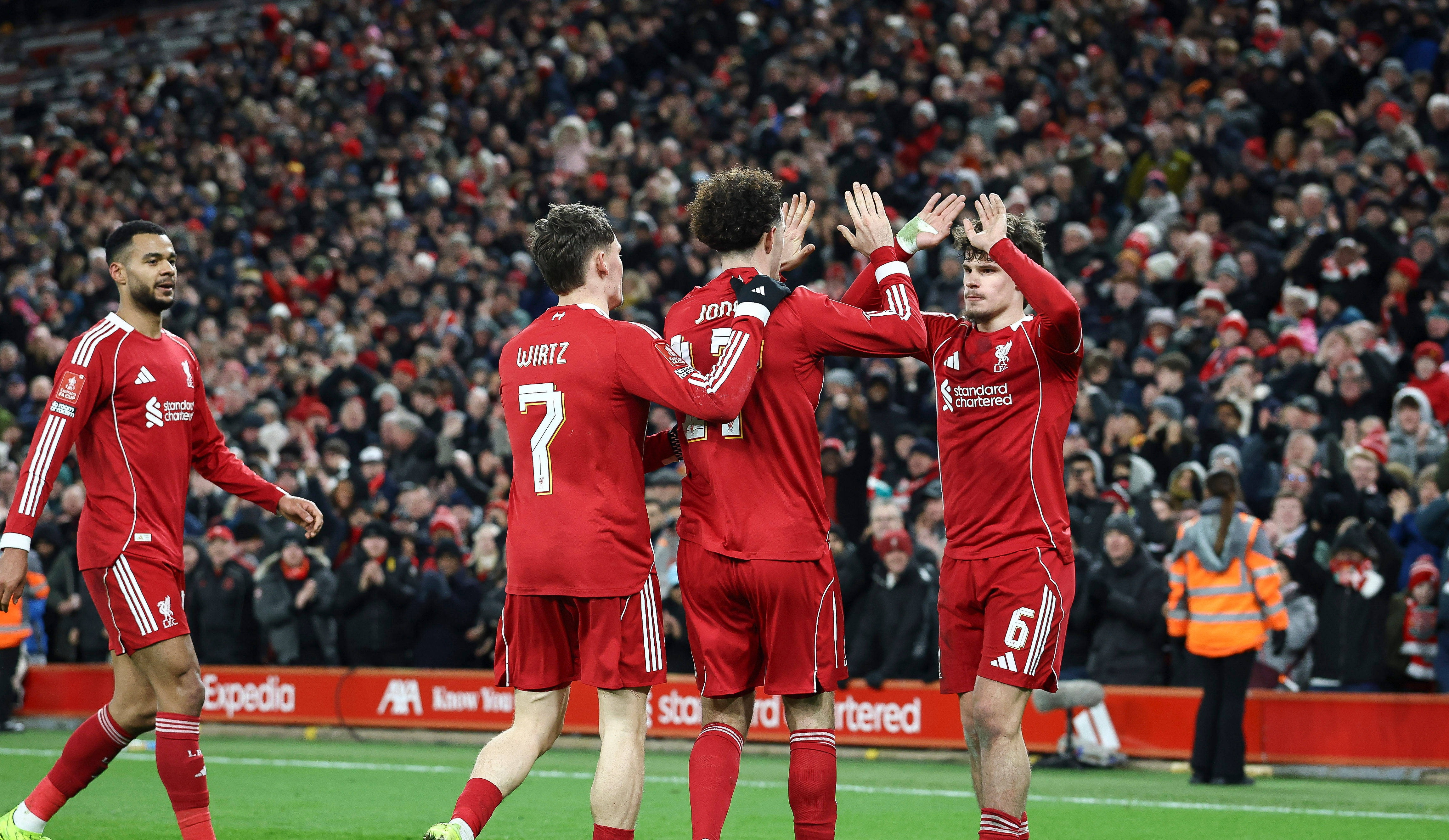 ACUM: Liverpool - Brighton 1-0 se vede pe VOYO | Curtis Jones a deschis scorul!