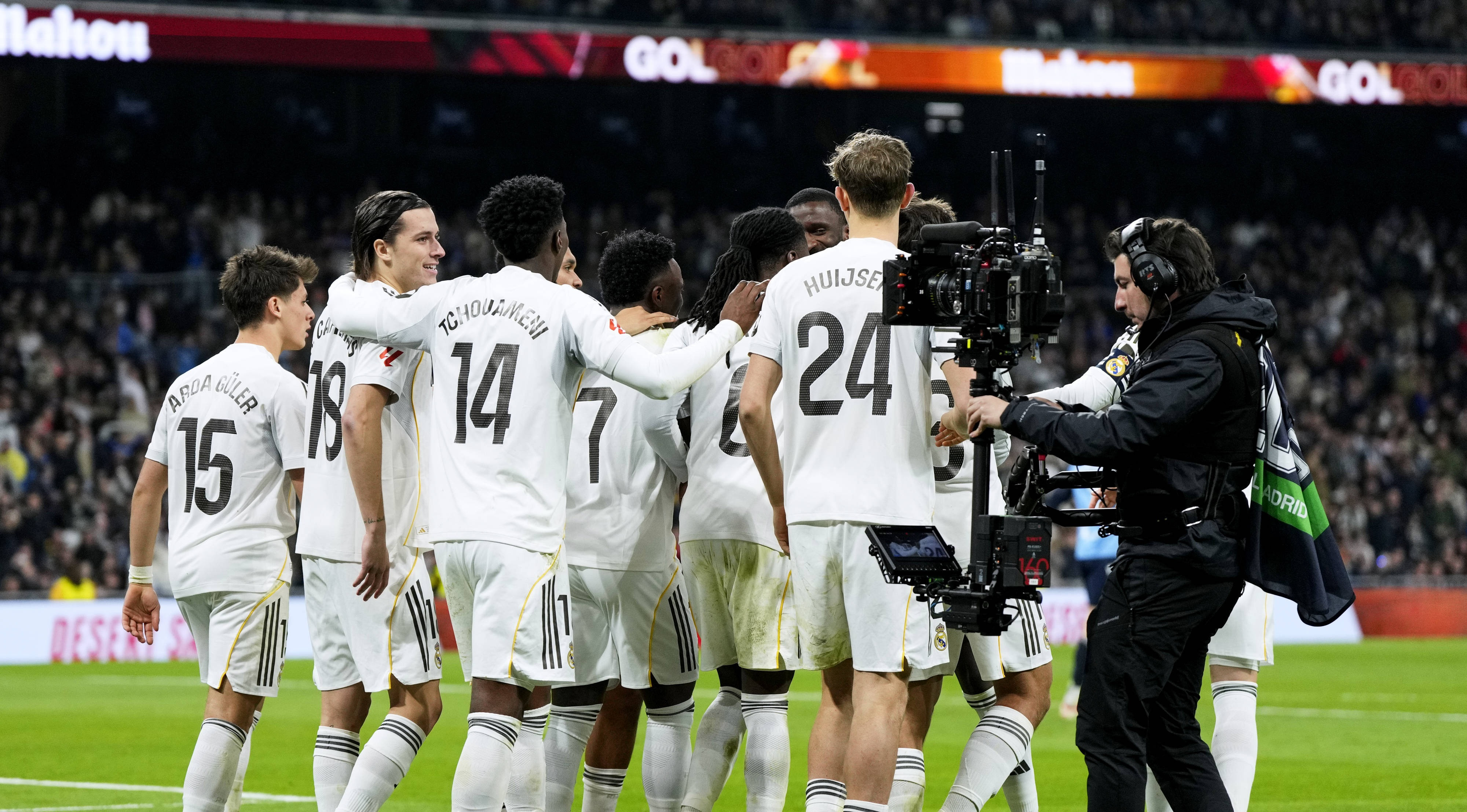 Real Madrid a spulberat-o pe Real Sociedad și a devansat-o pe FC Barcelona în clasament