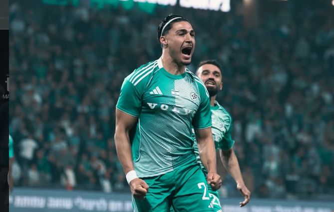 Lisav Eissat în tricoul verde Maccabi Haifa marcând gol cu capul în meciul din Ligat ha'Al, 15 februarie 2026. | sursa foto: Sport.ro Lisav Eissat în tricoul verde Maccabi Haifa marcând gol cu capul în meciul din Ligat ha'Al, 15 februarie 2026. | sursa foto: Sport.ro