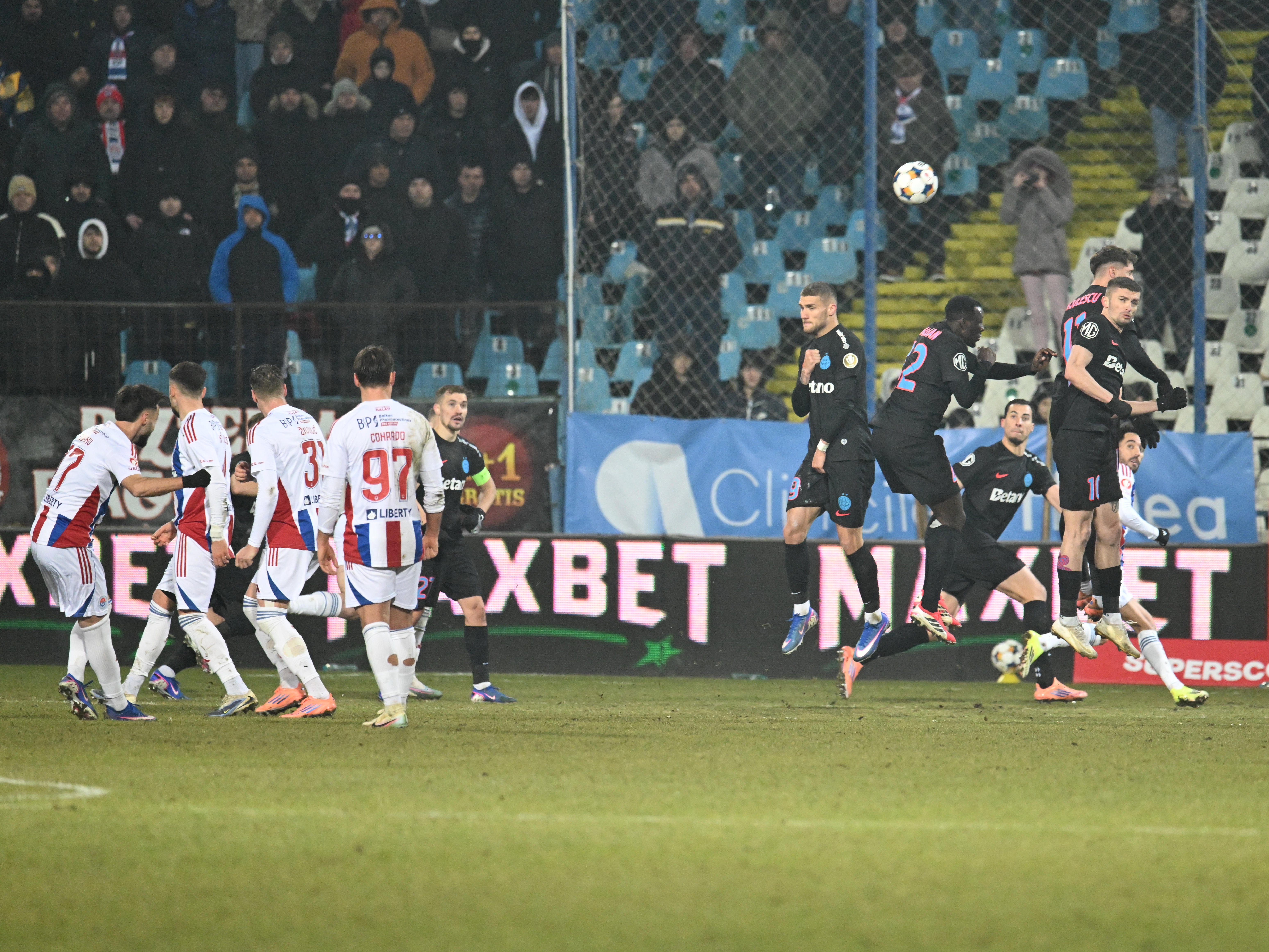 Decizie inedită în lupta pentru play-off din Superliga: intrare liberă!