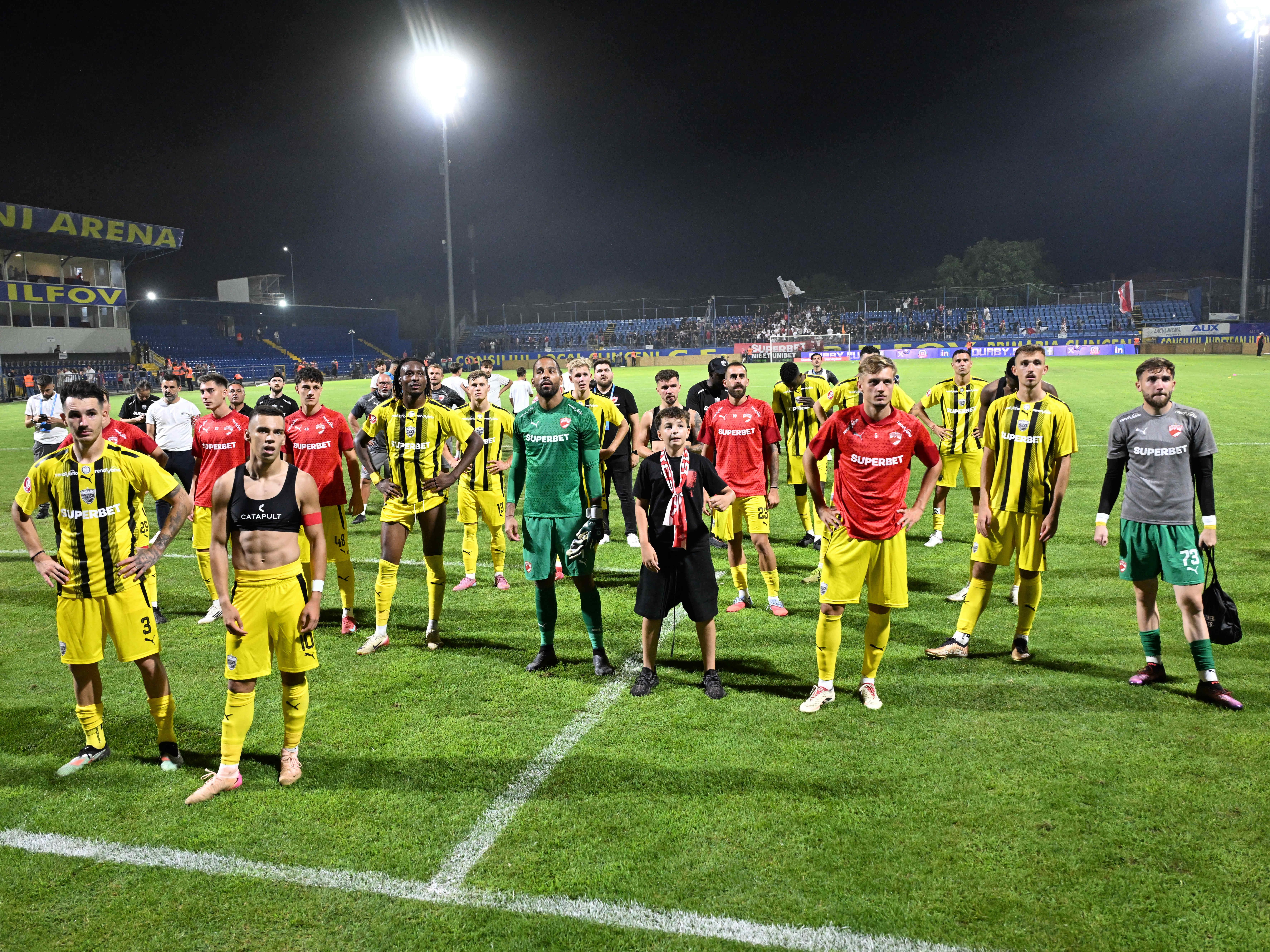 Devis Epassy sau Alexandru Roșca? Cine va apăra poarta lui Dinamo în derby-ul cu Rapid