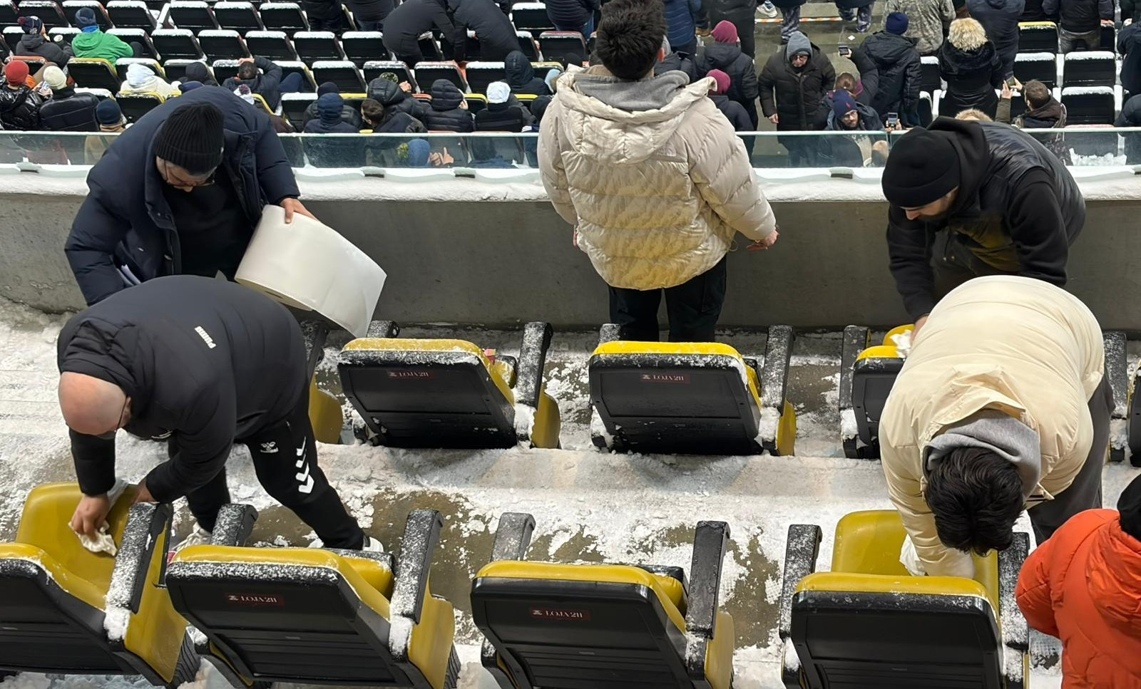 Incredibil! Așa arată tribunele Arenei Naționale la Rapid - Dinamo: cum a fost curățată zăpada