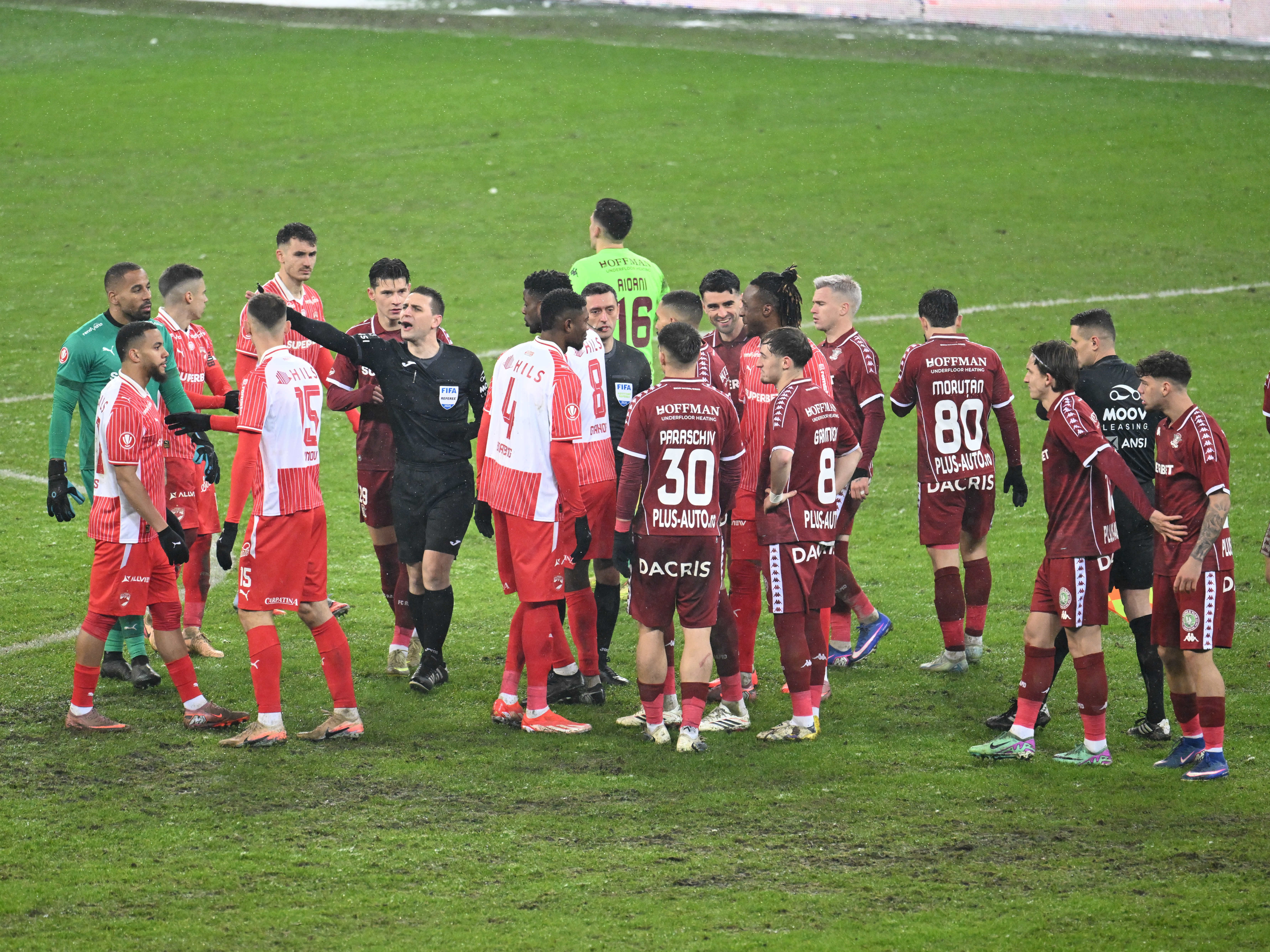 S-a trezit Rapid! Dinamo și-a etalat slăbiciunile