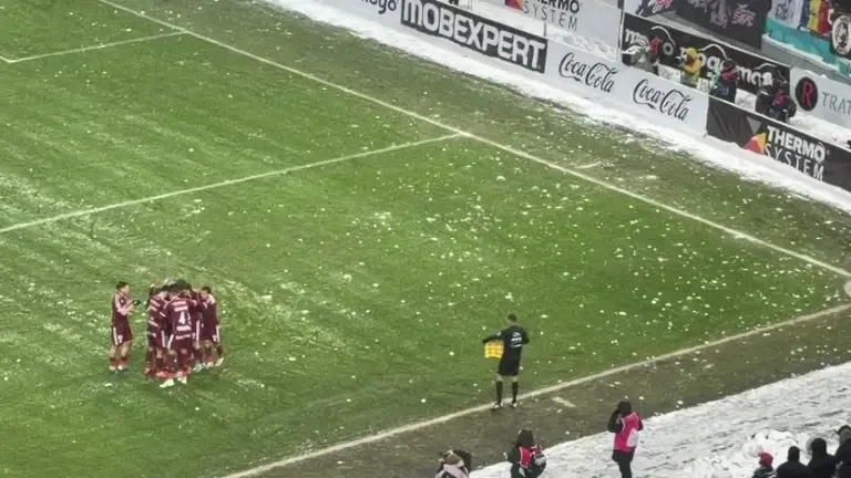 Rapidiștii, luați la bulgări de galeria lui Dinamo la derby (21.02.2026)