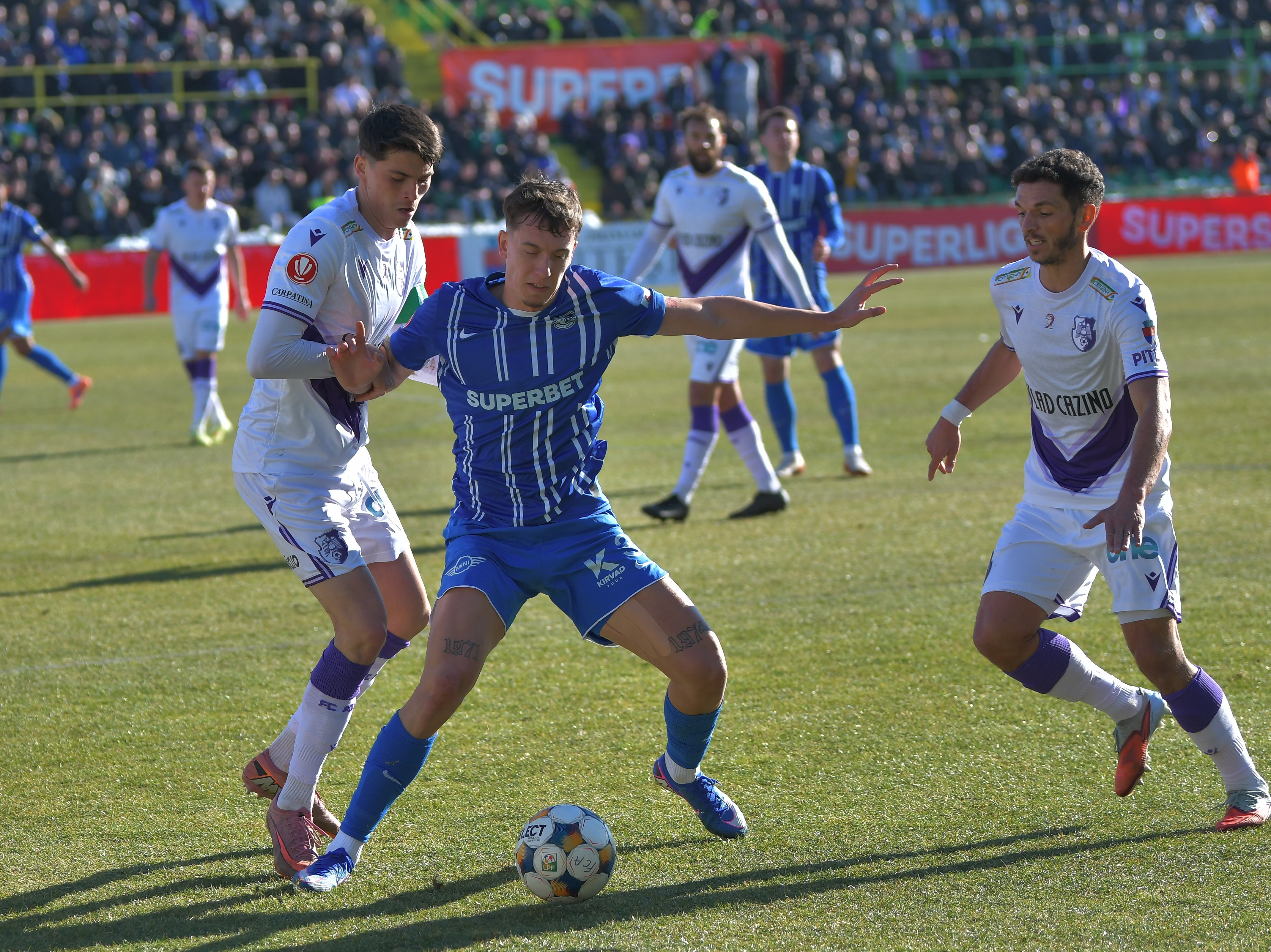 ACUM FC Argeș - Farul Constanța 1-0! Piteștenii țintesc play-off-ul. Andone, trimis în tribune