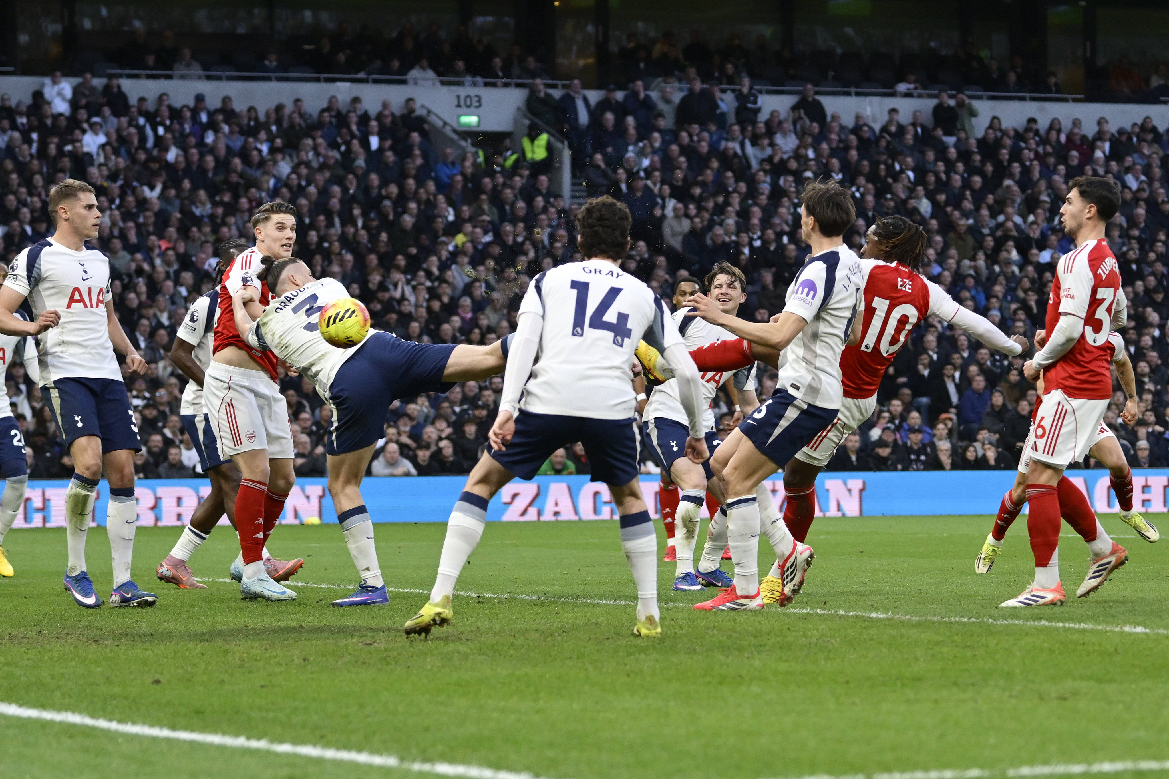 VIDEO | Gafă imensă în apărarea lui Tottenham! Cum a deschis scorul Arsenal