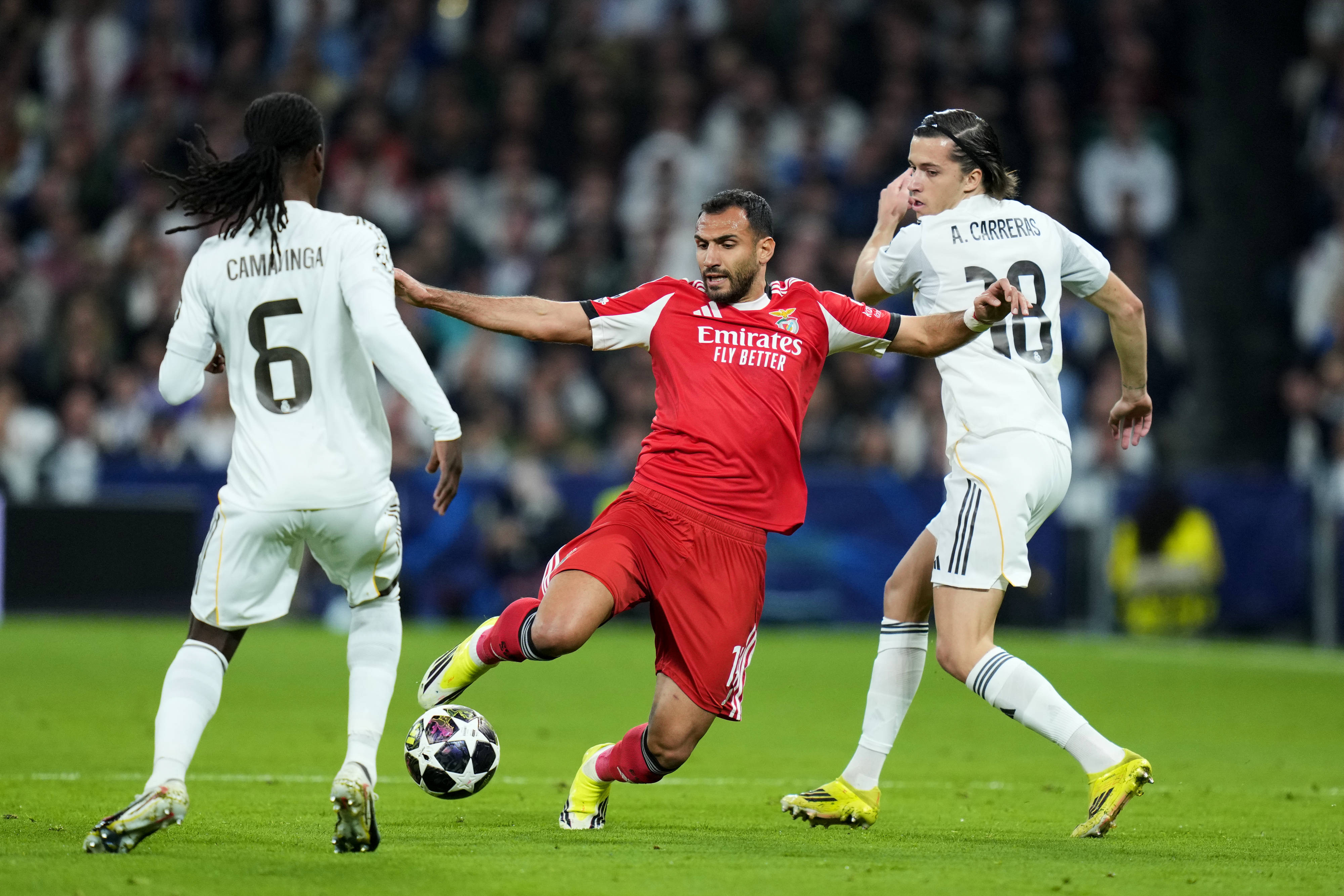 Real Madrid - Benfica 1-1, ACUM, pe Sport.ro: madrilenii egalează rapid! PSG - Monaco 0-0, cu Kovacs la centru | Juventus - Galatasaray 0-0