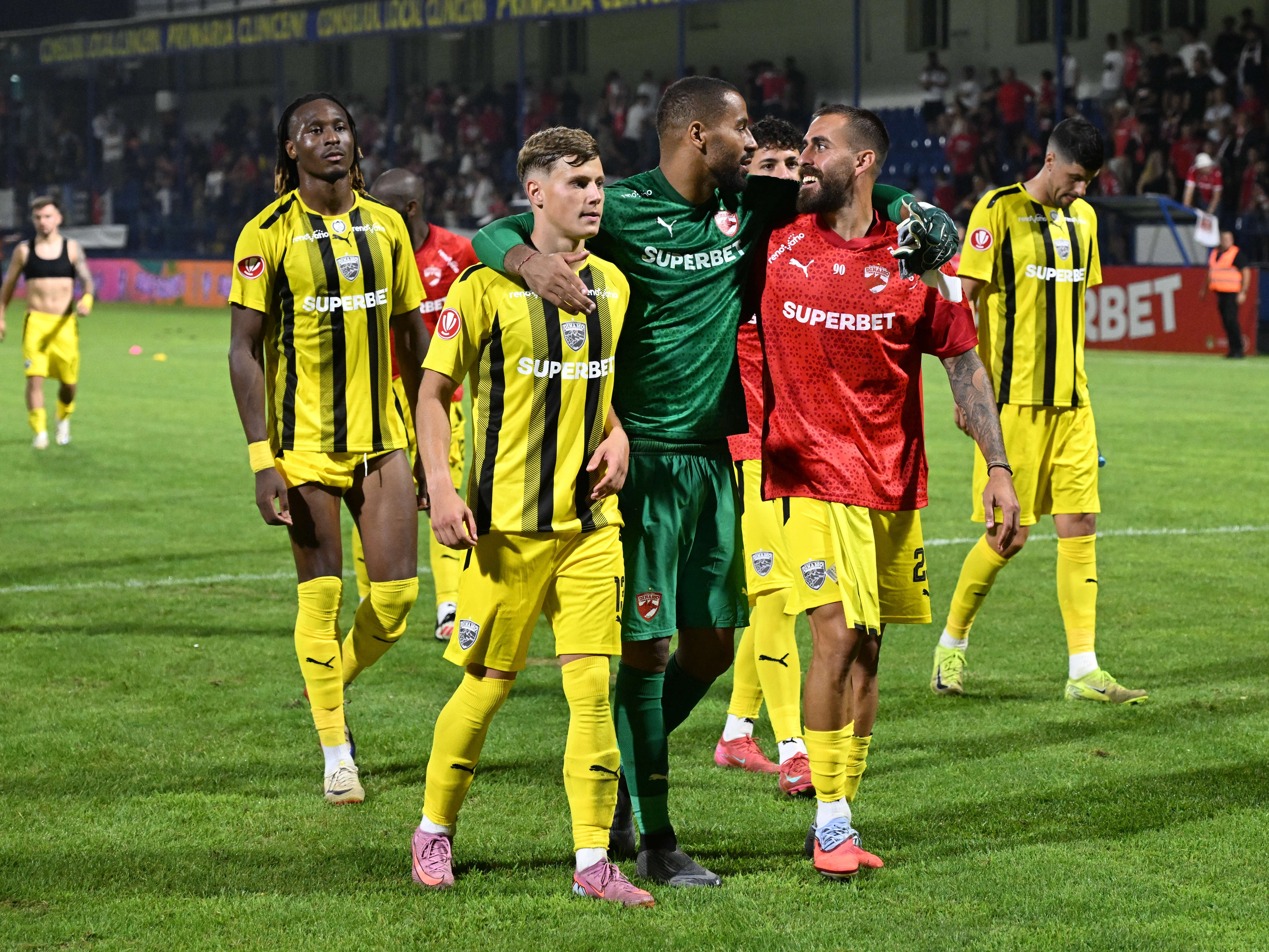 Doi fotbaliști de la prima echipă a ”câinilor”, titulari ACUM la Dinamo 2 în meciul oficial de debut din 2026!