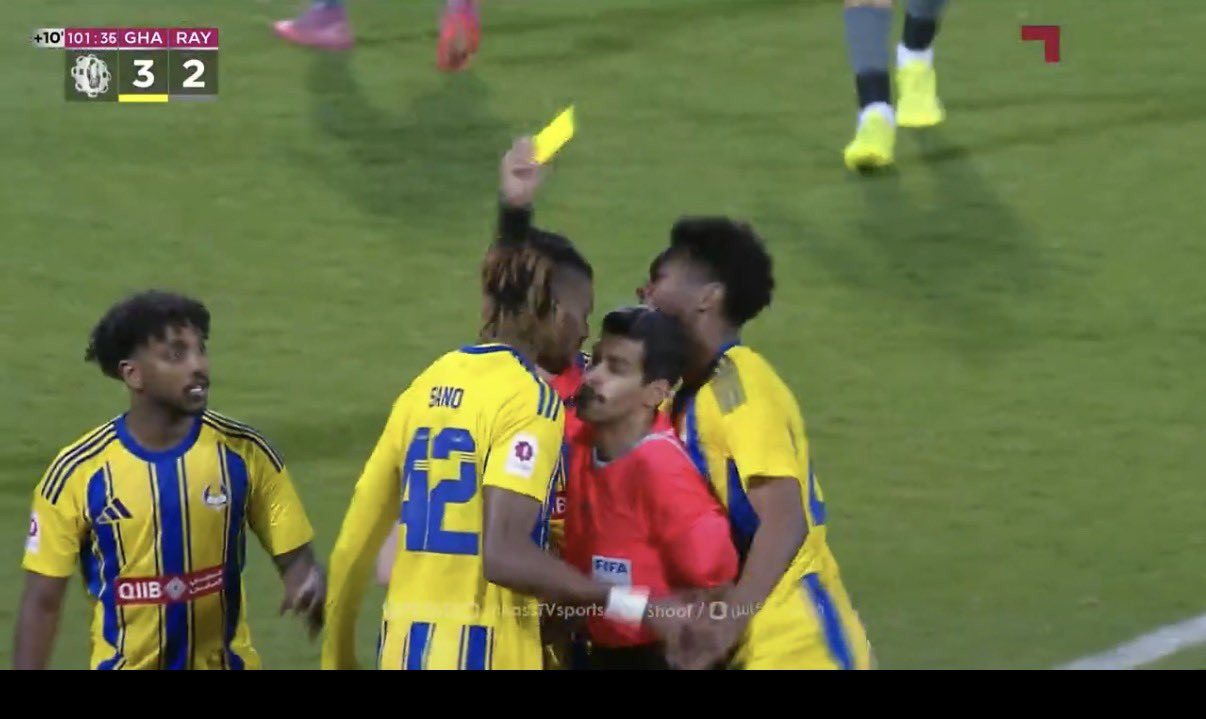 Imagini șocante, sub ochii lui Coman: ce a pățit arbitrul meciului, de necrezut!