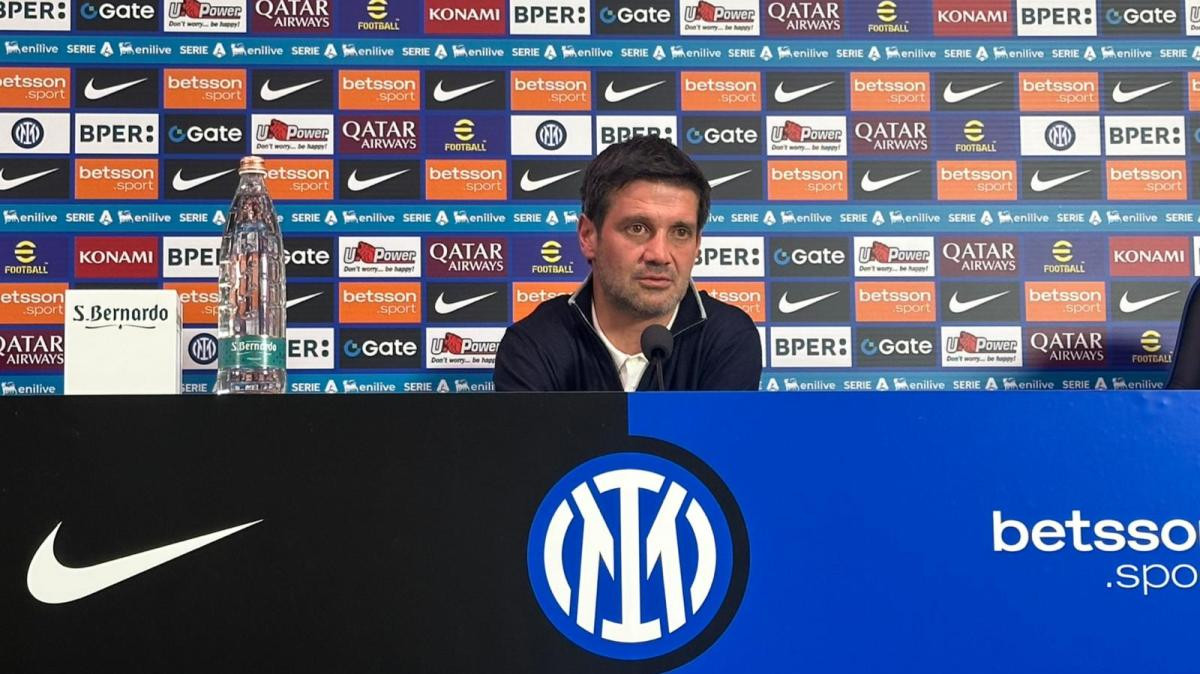 Chivu s-a săturat de critici și a răbufnit la conferință: "Nu are nicio legătură cu realitatea!"