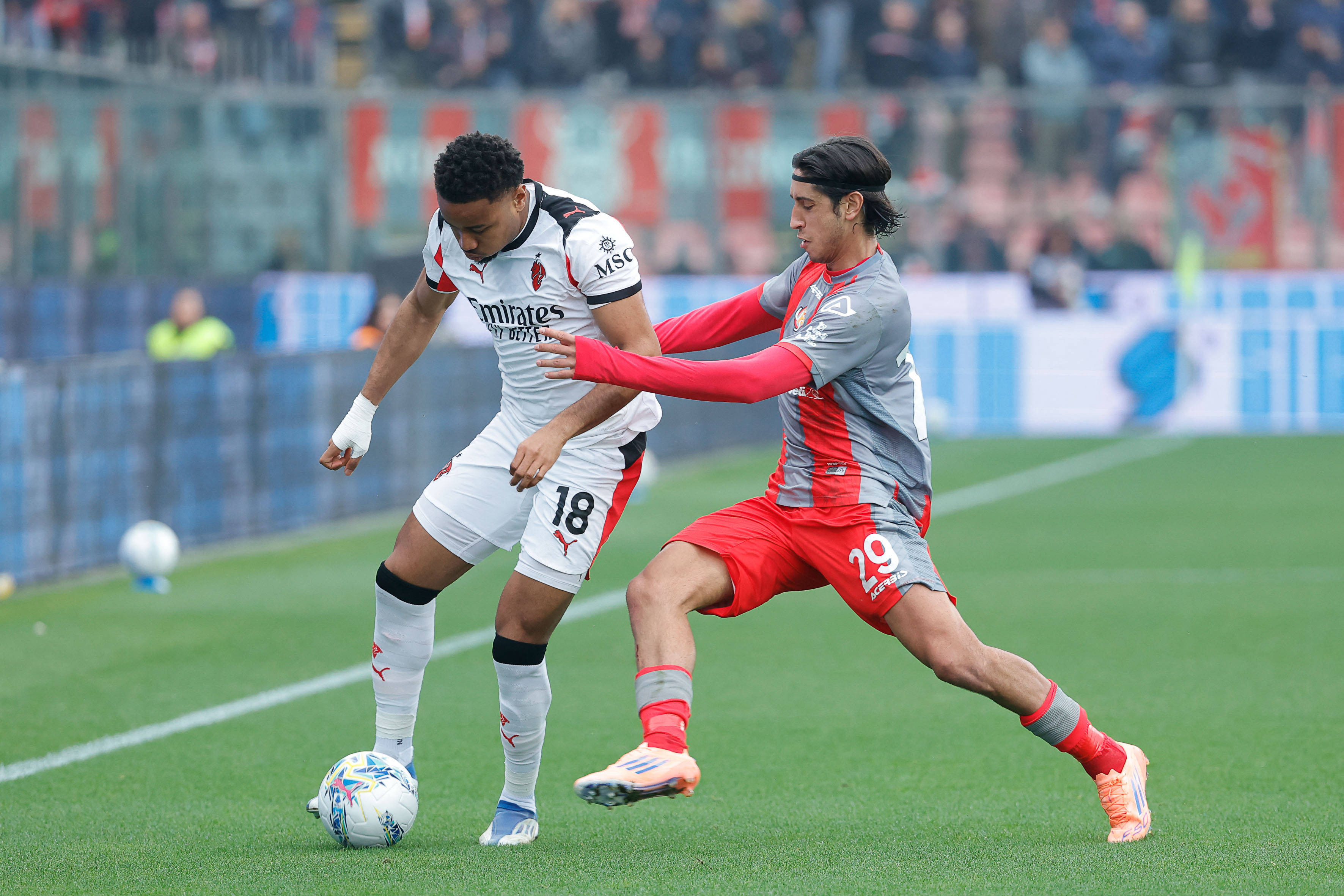 Cât s-a terminat Cremonese - AC Milan, meci care-l interesează direct pe Cristi Chivu pentru titlul din Serie A