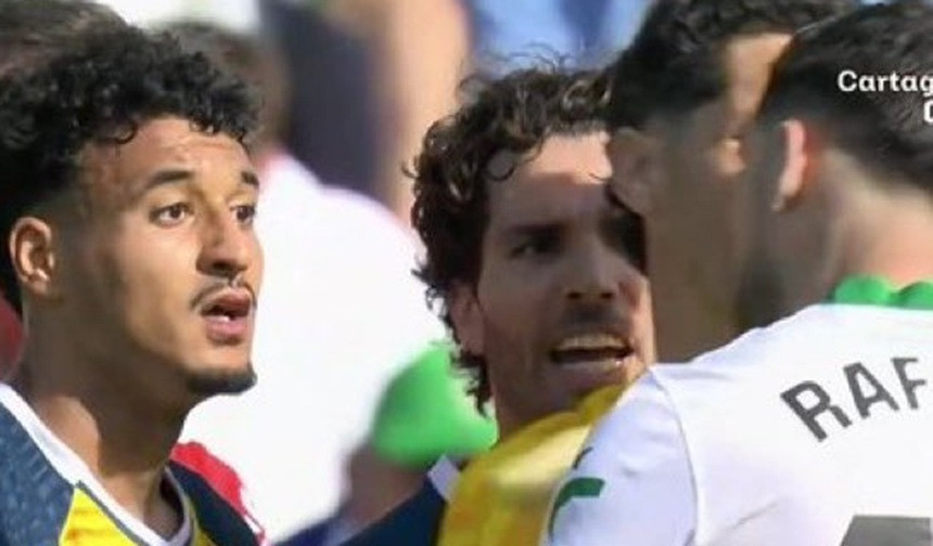 Fotbalist acuzat de insulte rasiste. Raportul ”centralului”, uluitor