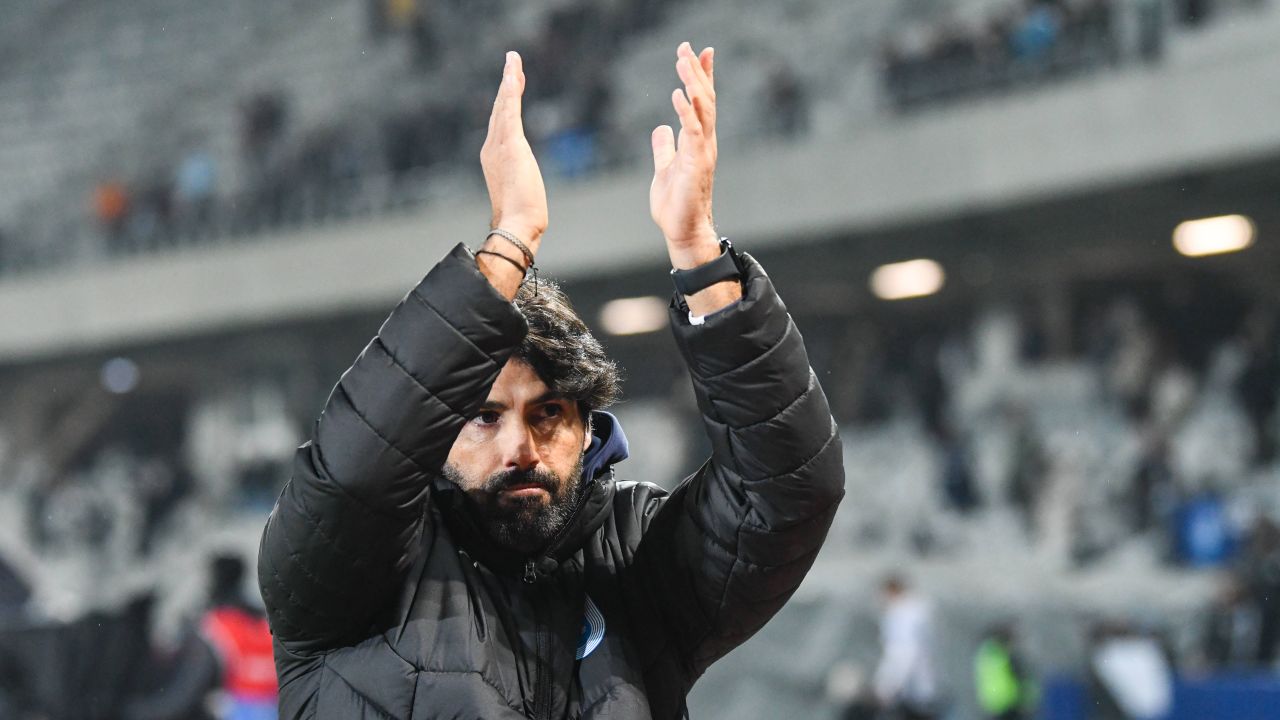 Levski Sofia - Universitatea Craiova | Cine arbitrează meciul + Absență importantă din lotul lui Coelho