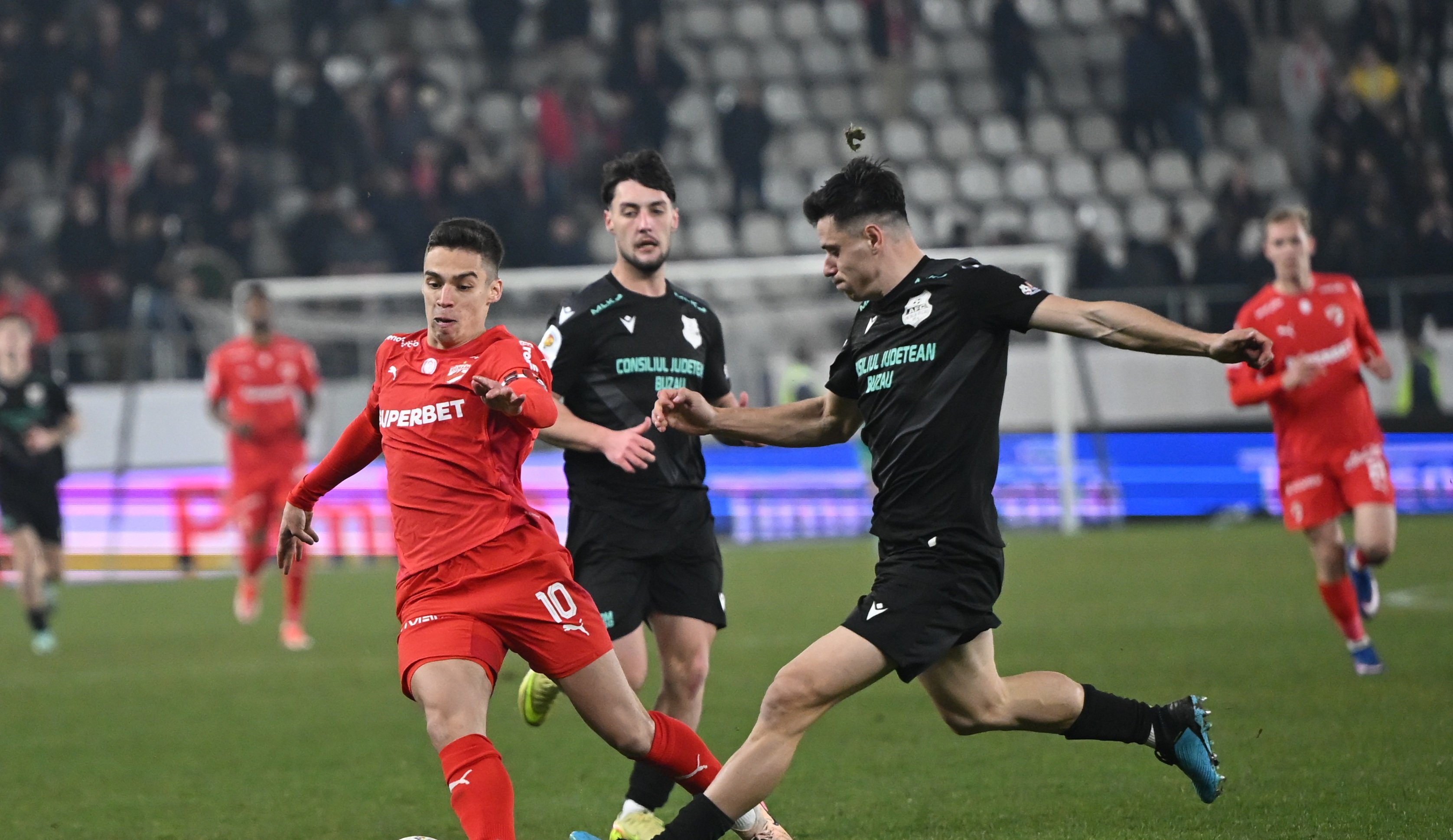 ACUM: Dinamo - Metalul 1-0 | Final de foc pe ”Arcul de Triumf”