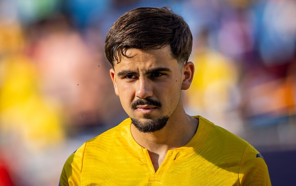 Cine este Tony Strata, „tricolorul” care nu vorbește limba română și convocat de Costin Curelea la naționala U21