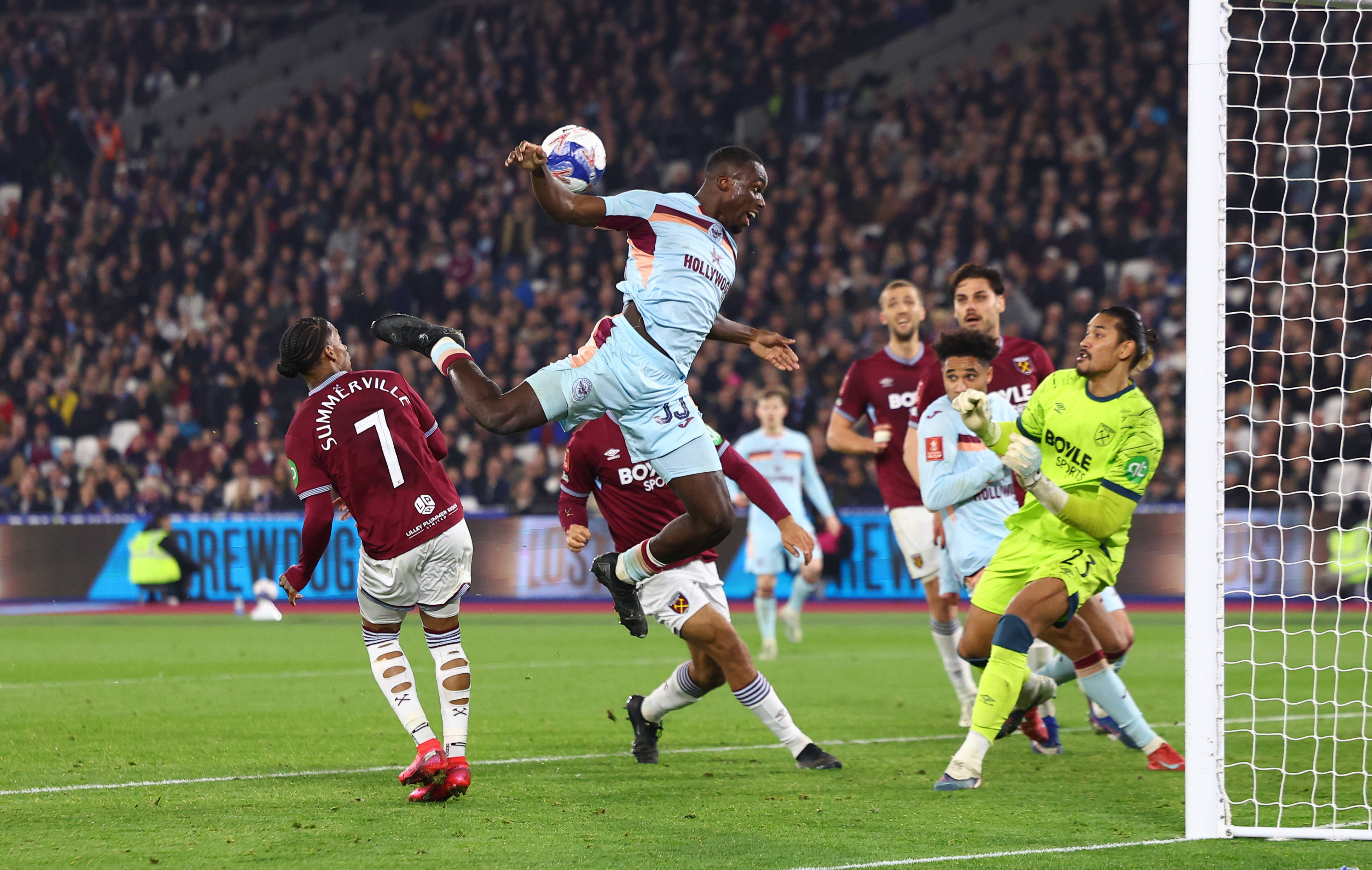 Avem PENALTY-URI în West Ham – Brentford, ACUM pe VOYO! Optimile FA Cup se încheie cu un meci de gală