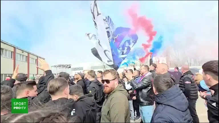 Rădoi, așteptat de suporteri la baza FCSB-ului