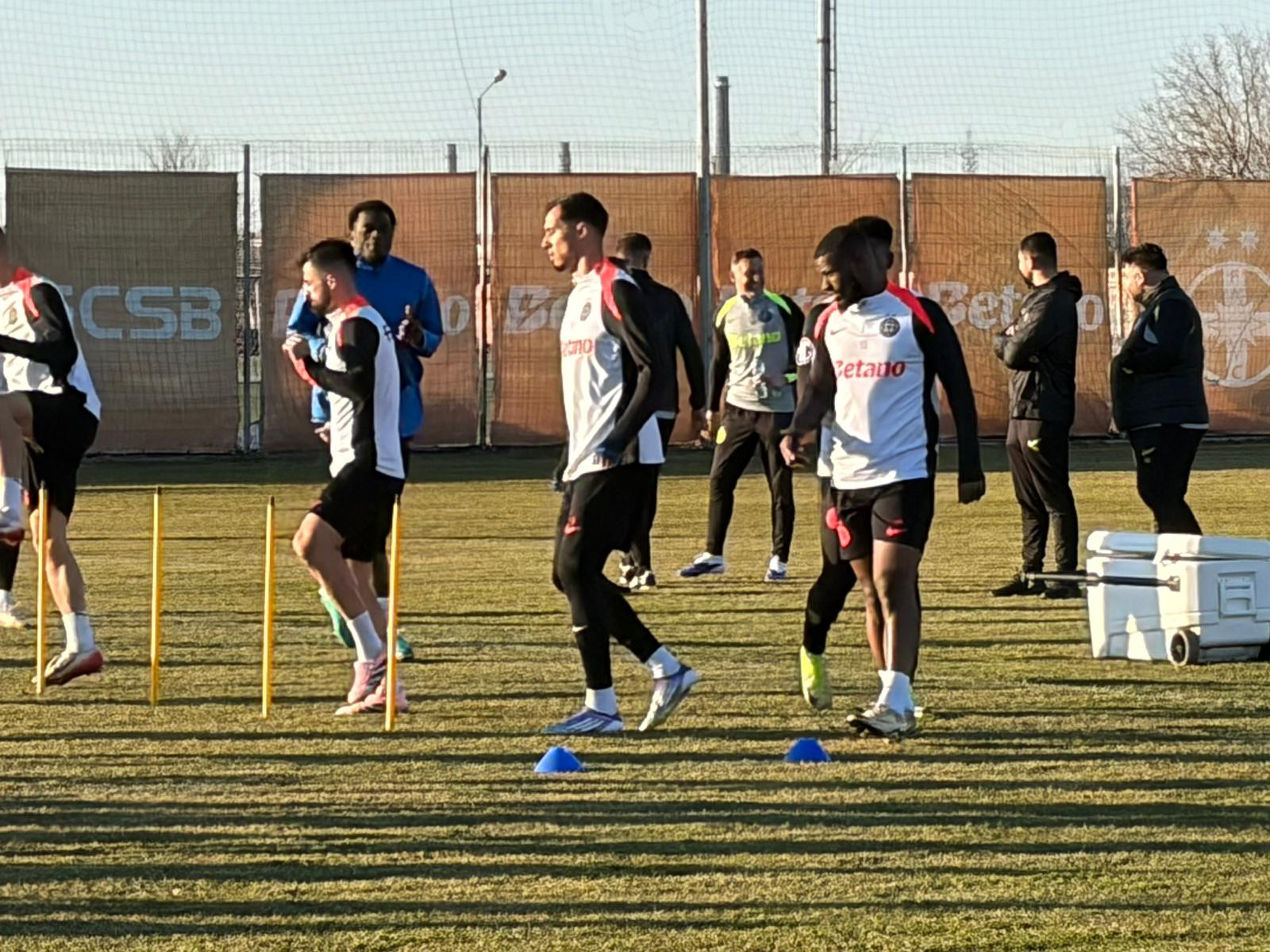 Mirel Rădoi, primul antrenament la FCSB! Singurul absent de la ședința de pregătire