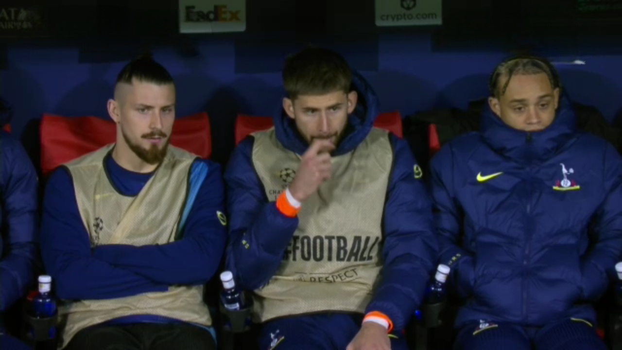 Cum a fost surprins Radu Drăgușin în timpul ”măcelului” din prima repriză de la Atletico – Tottenham