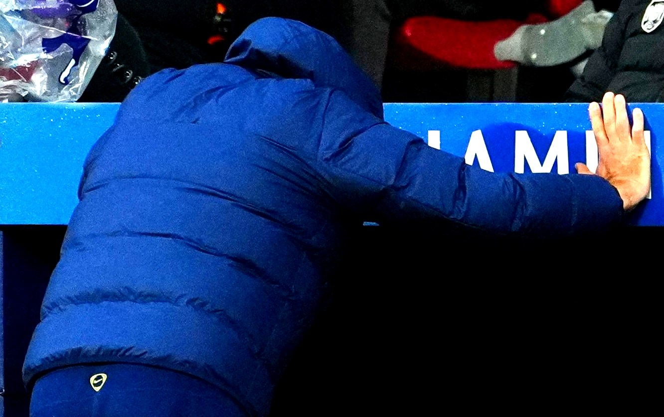 Nemaivăzut! A pierdut în Champions League și e cel mai slab antrenor din istoria de 144 de ani a echipei