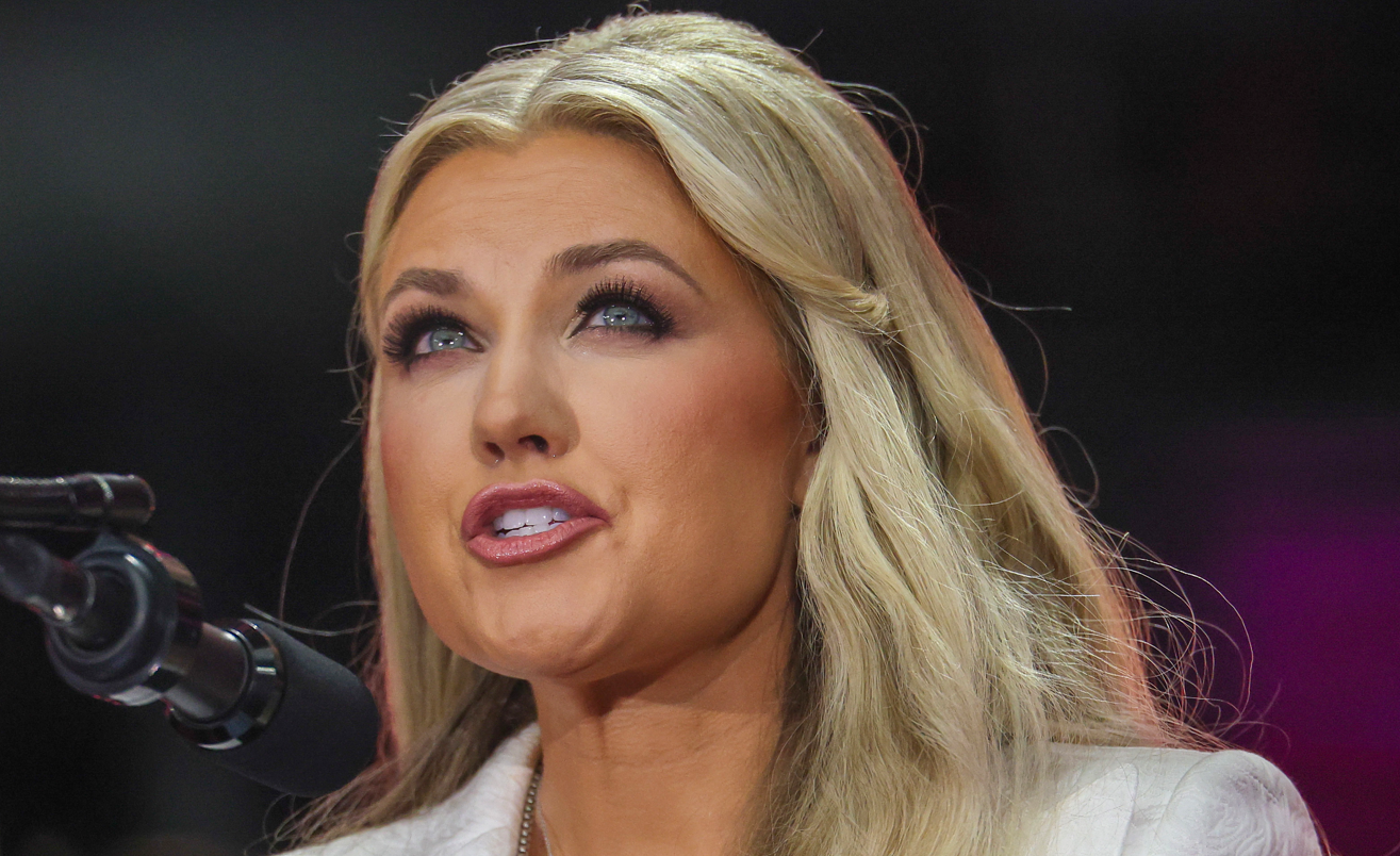 Ce funcție importantă i-a oferit Donald Trump văduvei Erika Kirk. Reacția siderată a americanilor: ”E deja 1 aprilie?”