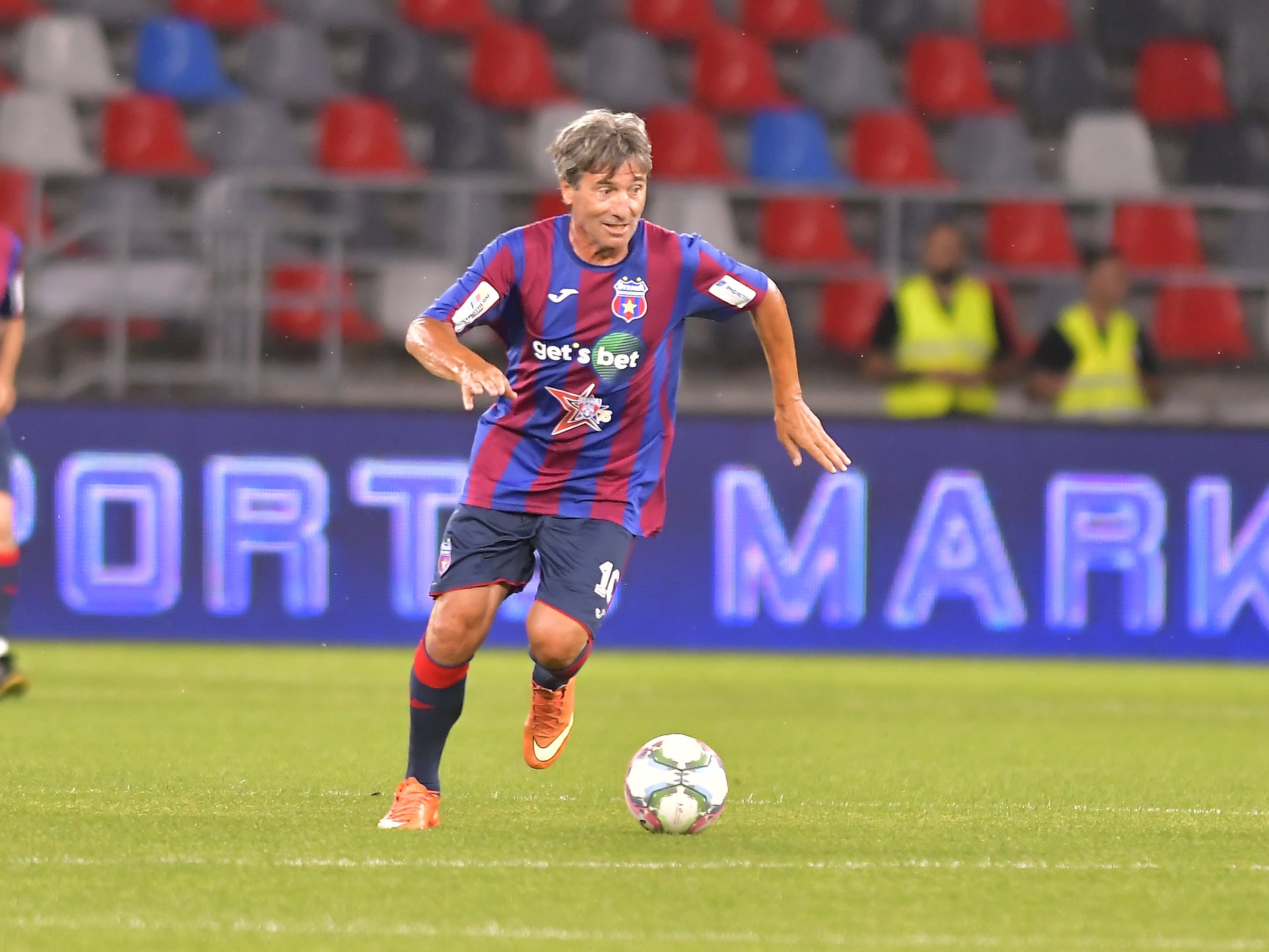 Iosif Rotariu, primul căpitan străin al lui Galatasaray, despre barajul cu Turcia: "Ei au mai multe atuuri, noi ne bazăm pe Lucescu!"