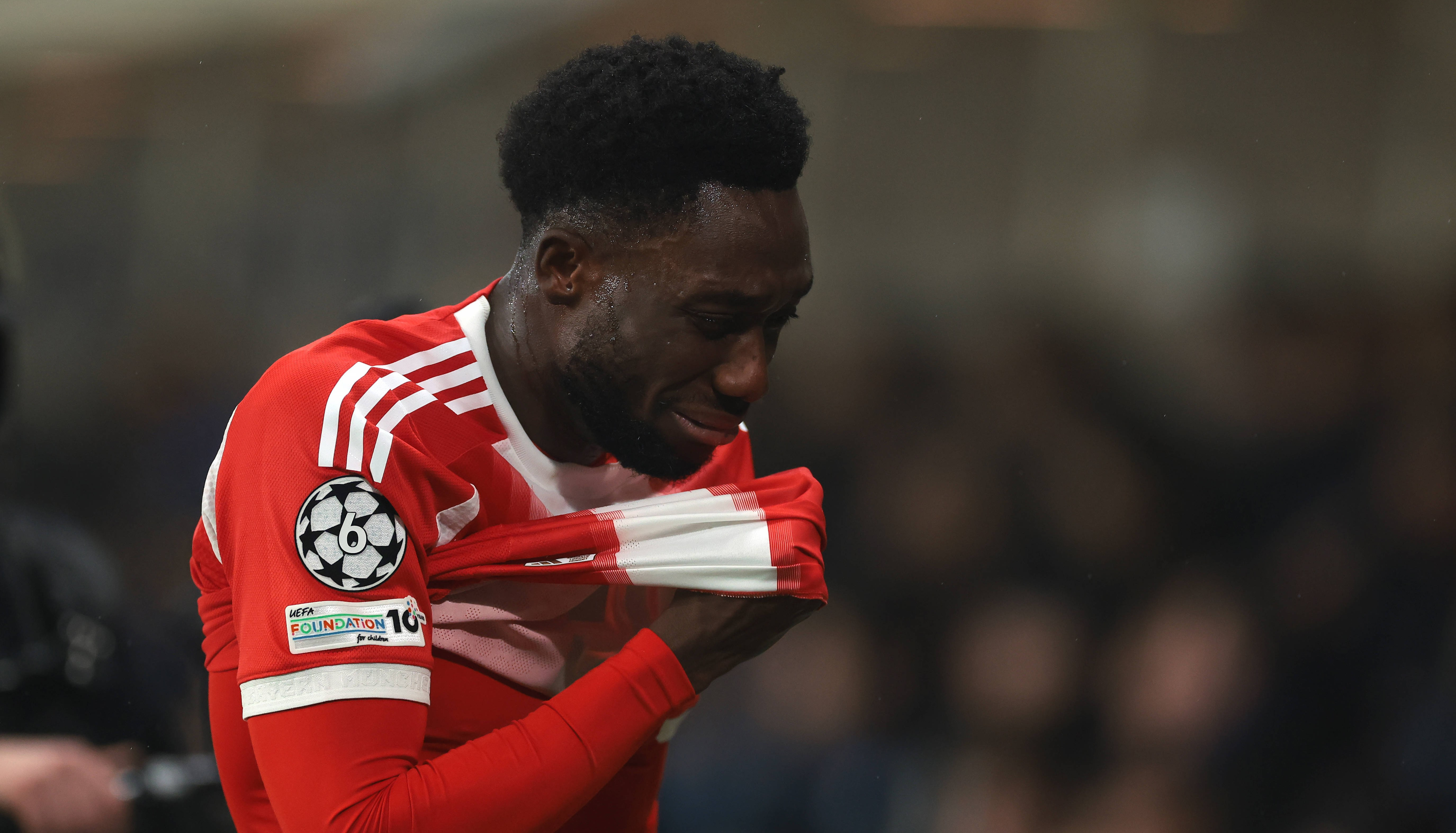 Vestea primită de Alphonso Davies după ce a ieșit în lacrimi de pe teren