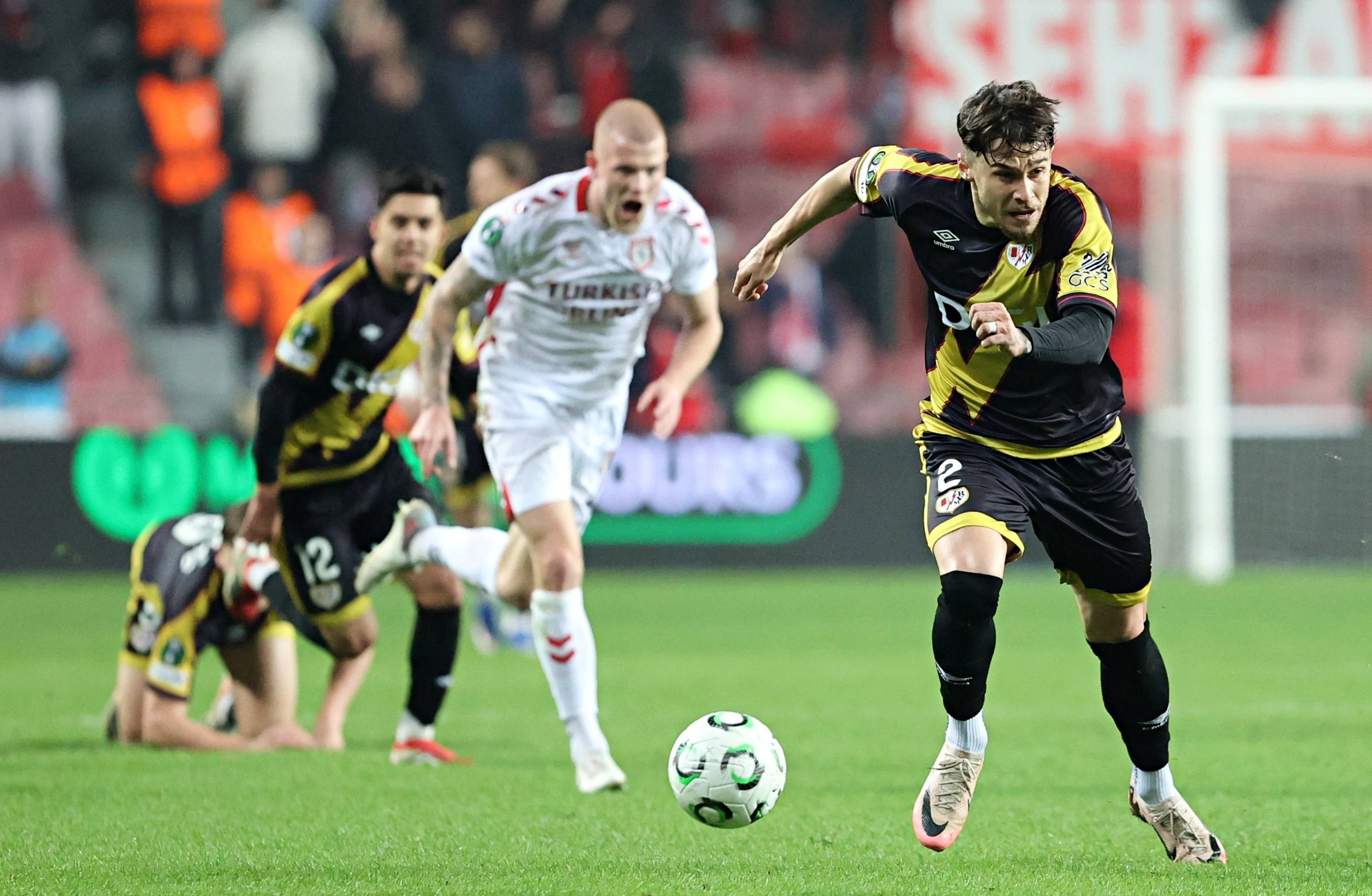 Samsunspor - Rayo Vallecano 1-3! Echipa lui Andrei Rațiu s-a impus în Conference League | Urmează meciurile lui Marin și Racovițan