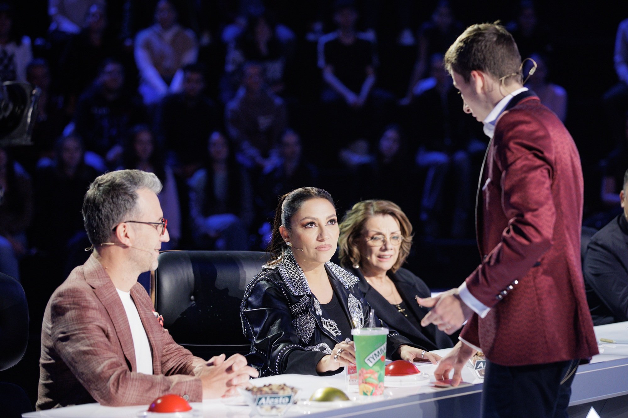 Curaj dus la limită, în această seară, pe scena Românii au talent! Un concurent pregătește o evadare care îi va șoca pe jurați