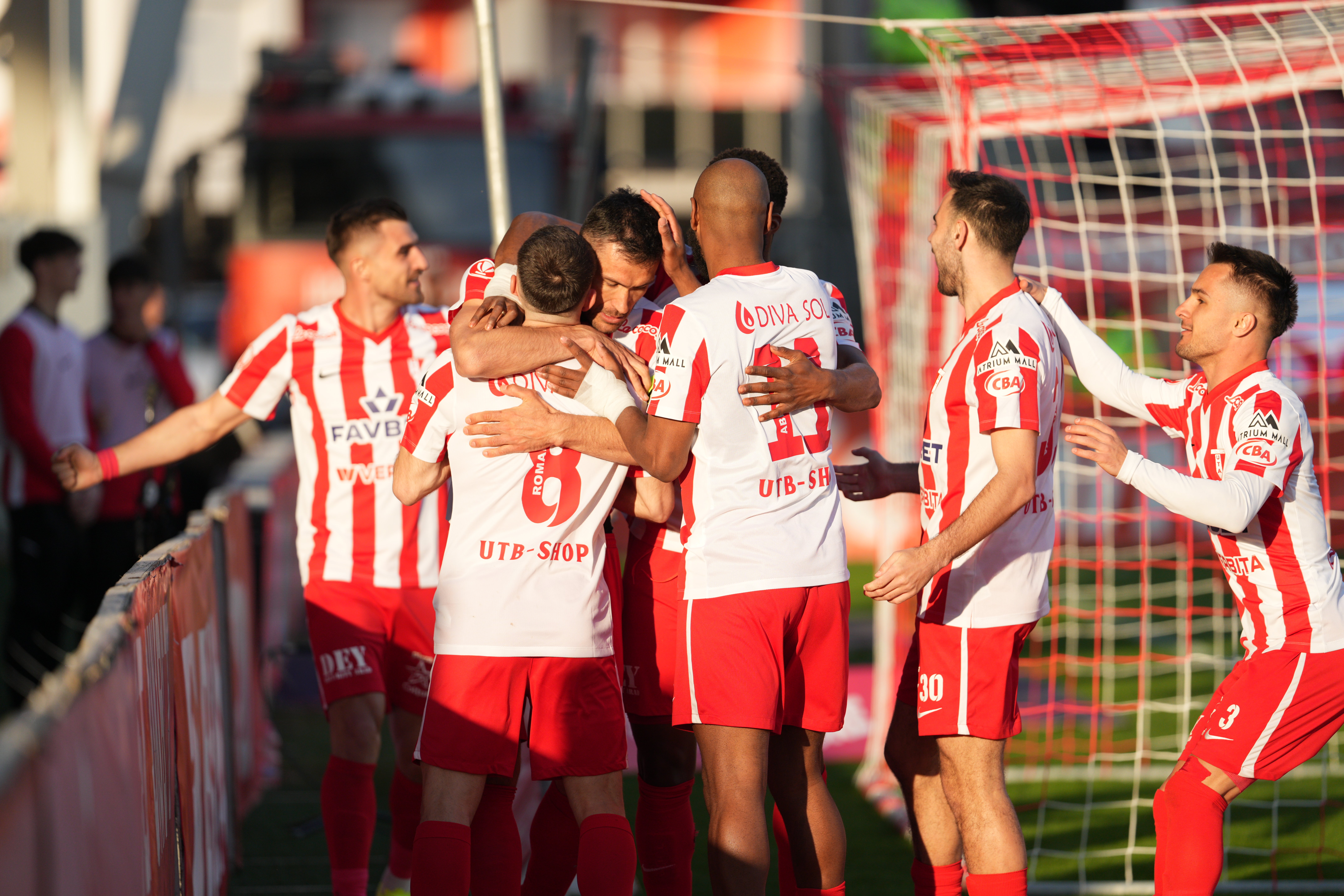 UTA Arad - FC Hermannstadt 2-0, ACUM pe Sport.ro! Gazdele au rezolvat meciul în doar cinci minute