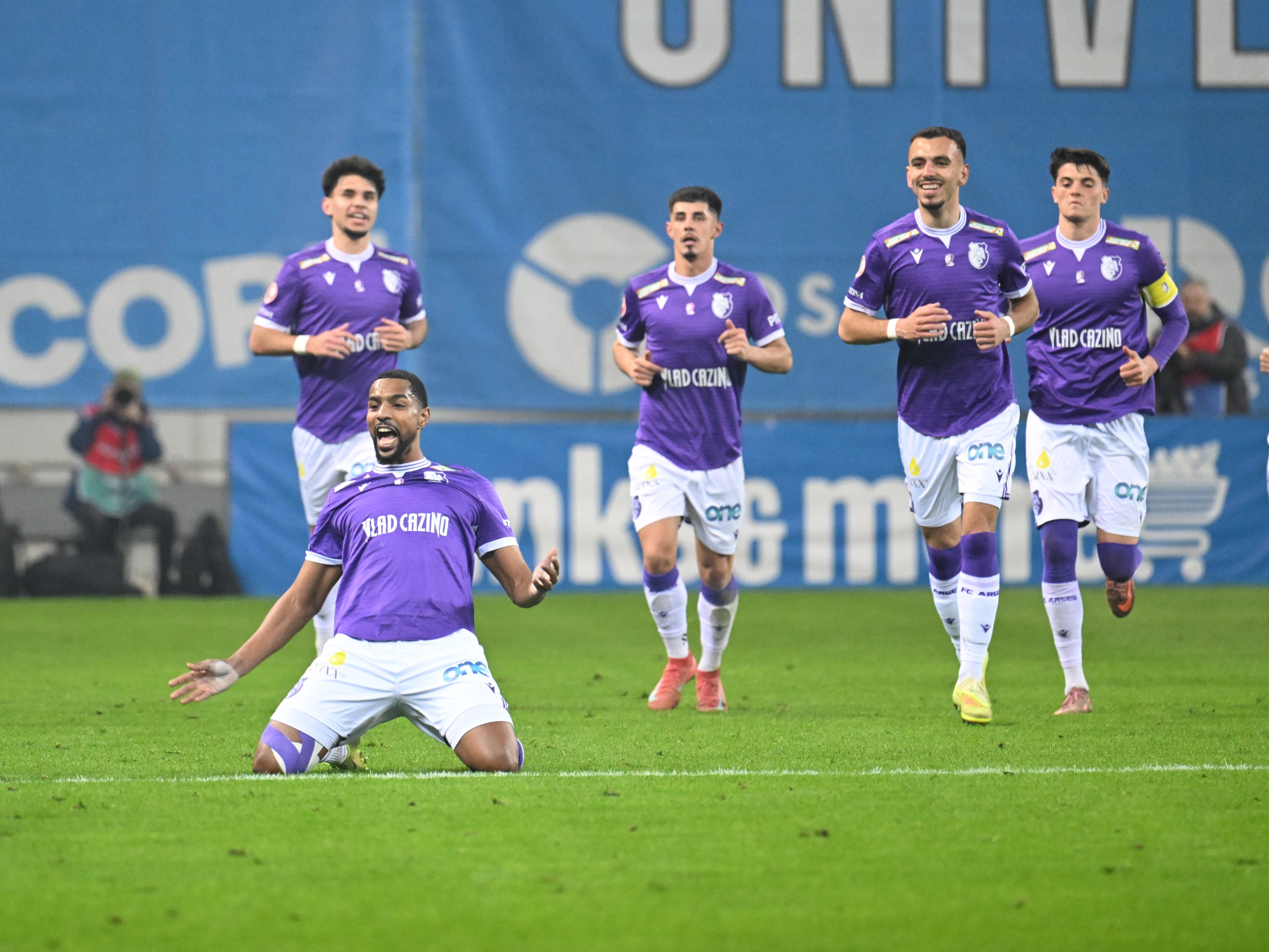 FC Argeș face un salt spectaculos în play-off după ce a învins pe terenul liderului Universitatea Craiova!
