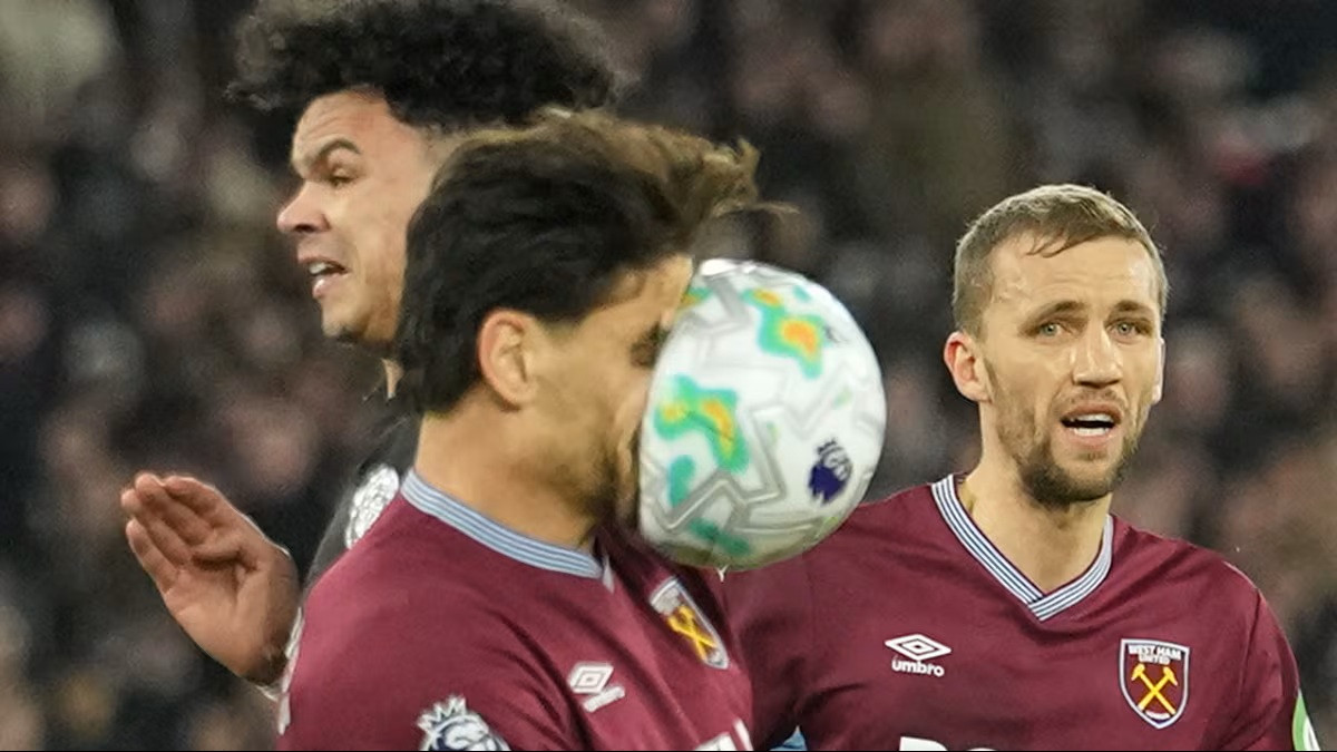 Brutal! Haaland și-a izbit adversarul în plină figură și l-a lăsat la pământ