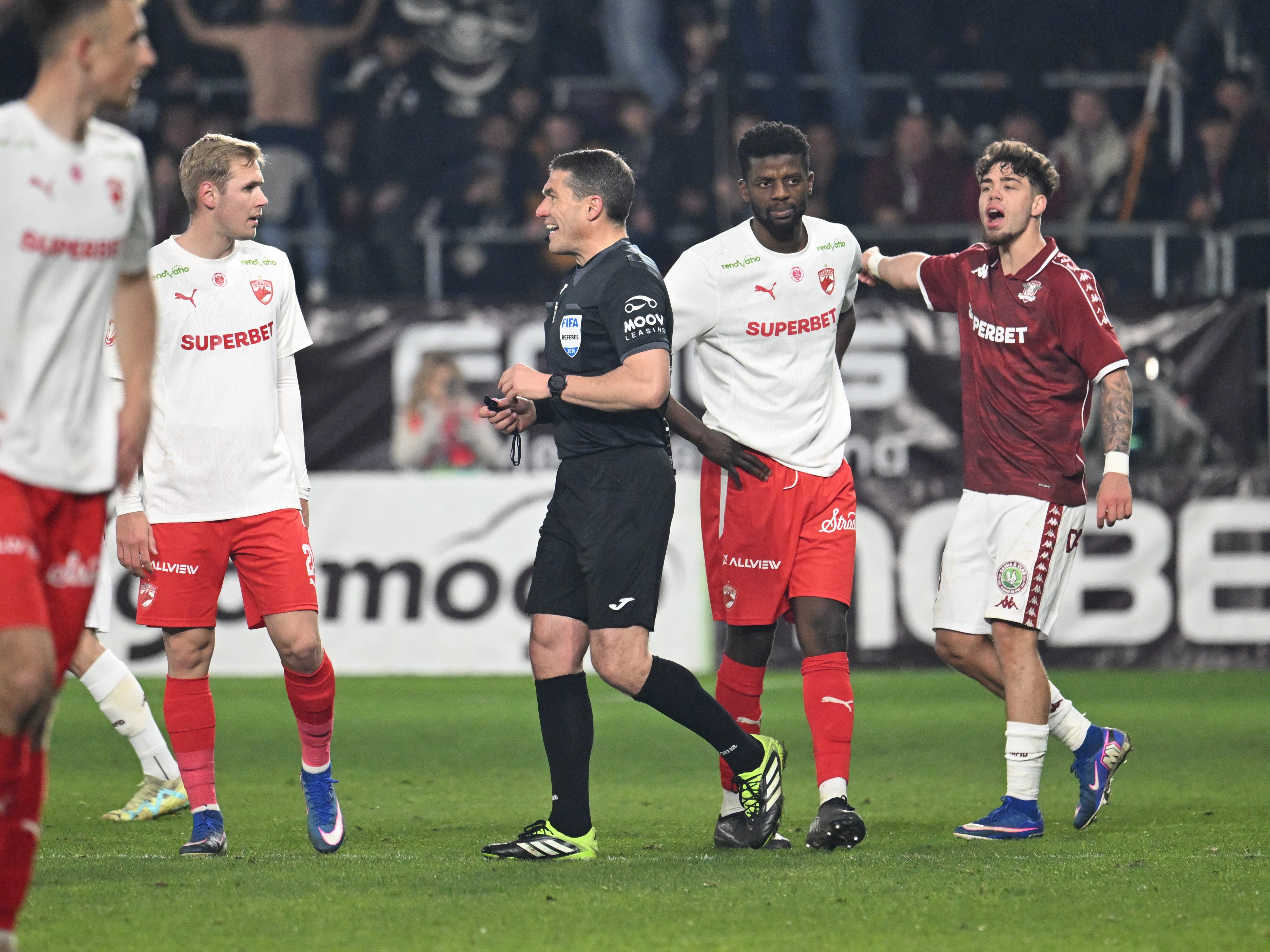 Nota de plată pentru Istvan Kovacs! Ce suspendare poate primi arbitrul după Rapid - Dinamo