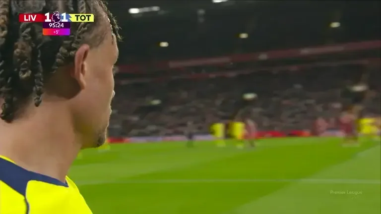 Radu Drăgușin, salvator în prelungirile meciului Liverpool - Tottenham 1-1, exclusiv pe VOYO