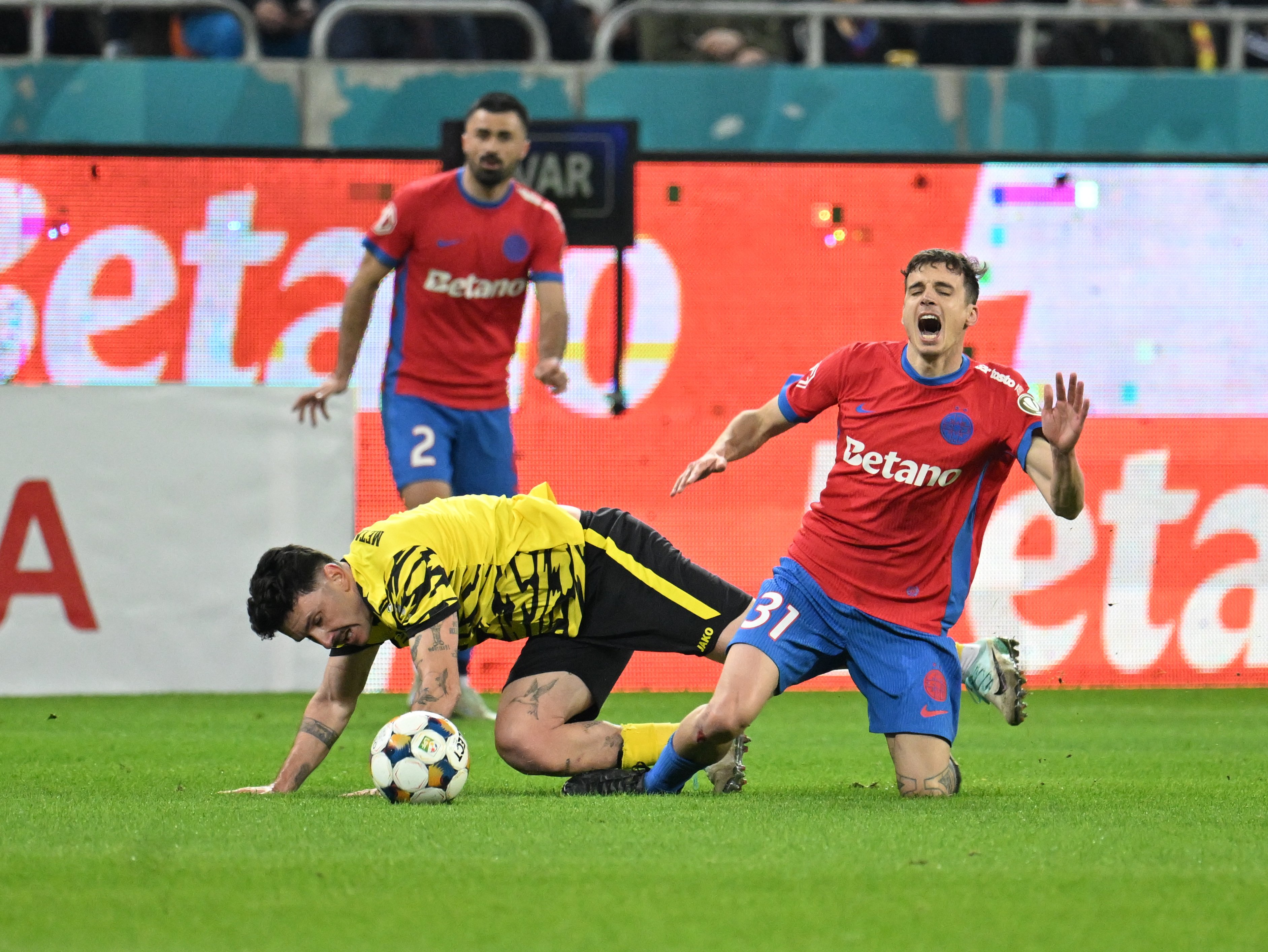 ACUM FCSB - Metaloglobus! Ocazie uriașă ratată de oaspeți