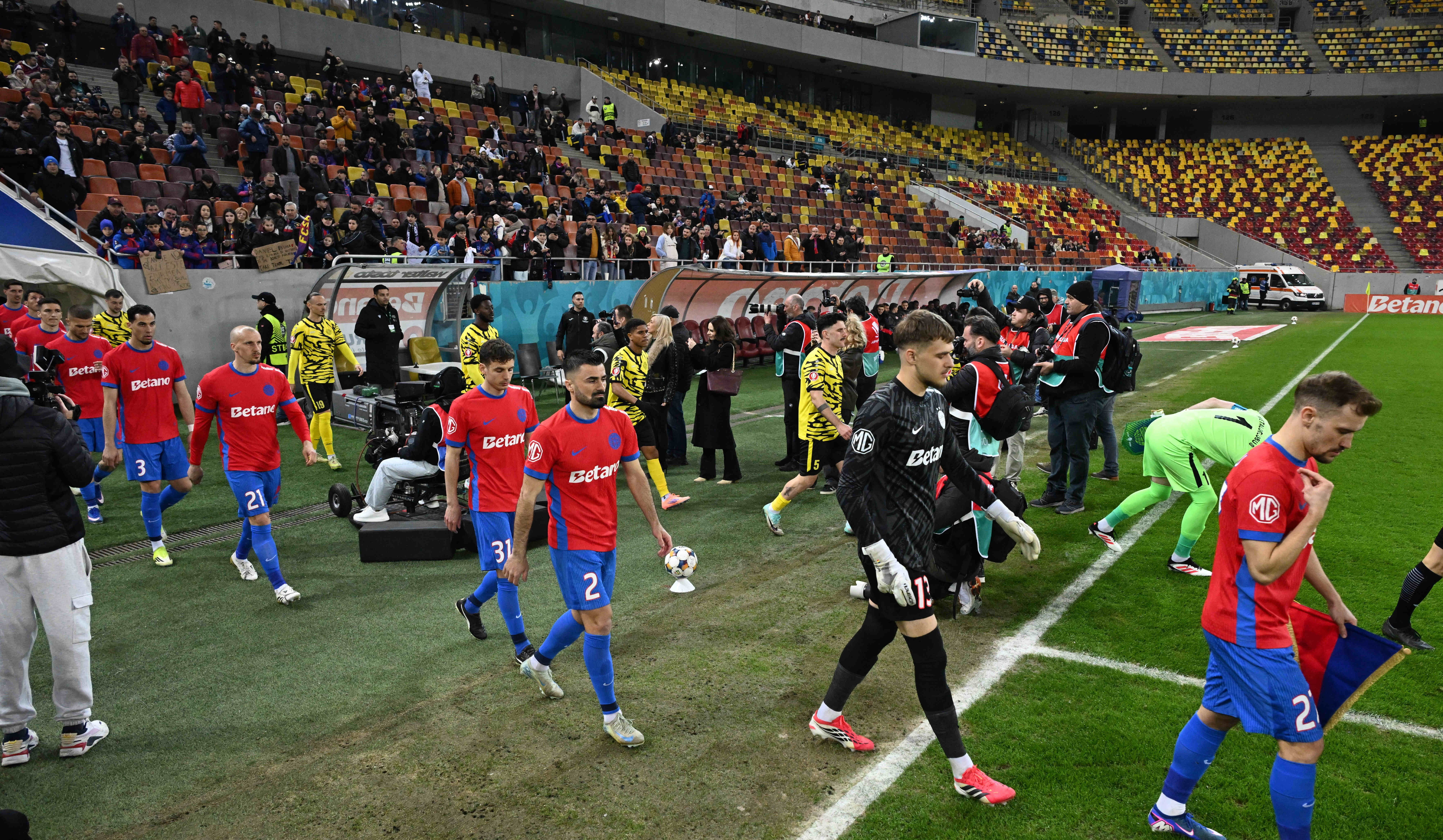 A bătut vântul pe Arena Națională! Câți fani au fost prezenți la FCSB - Metaloglobus