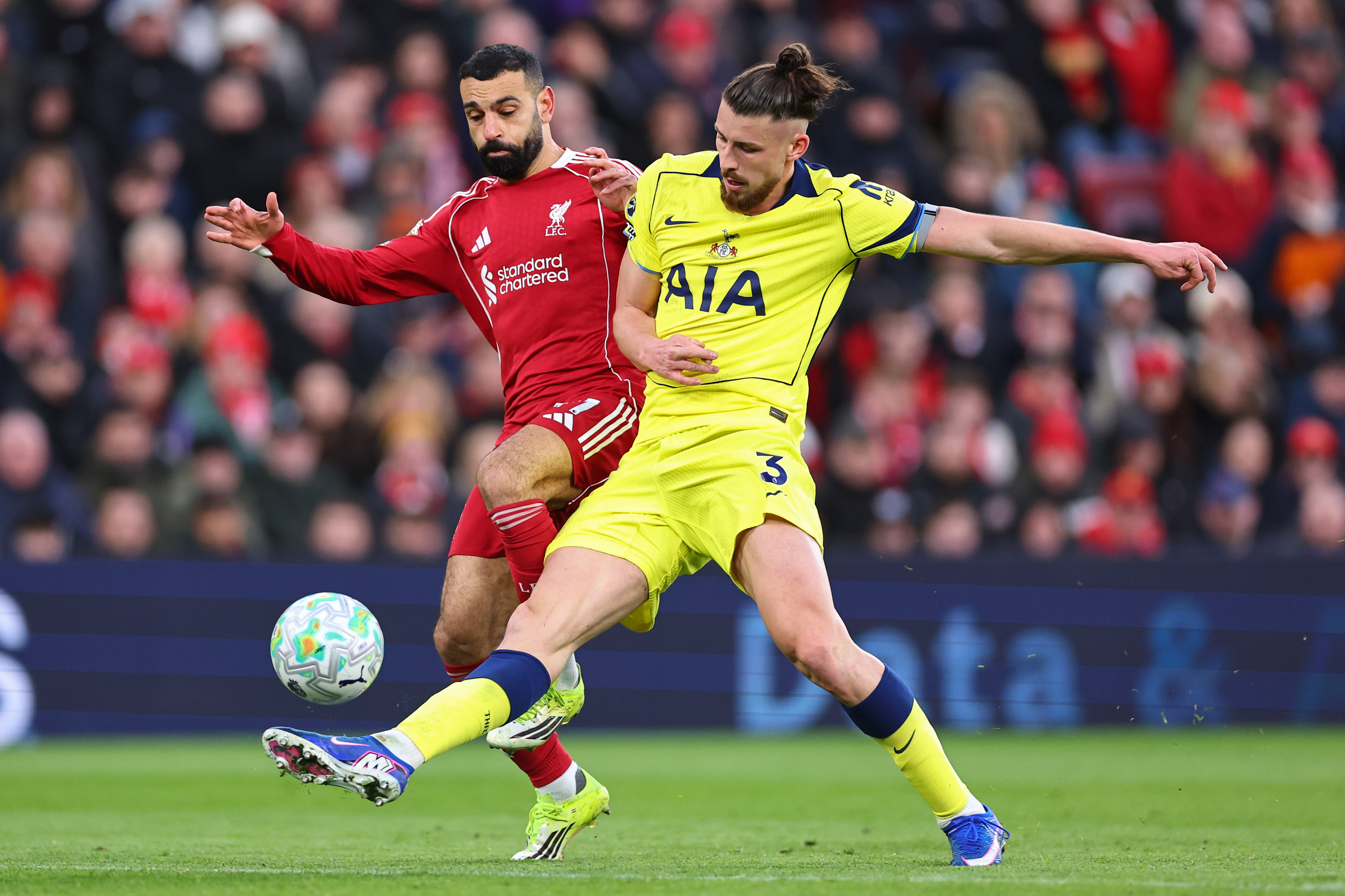 Radu Drăgușin, intervievat de BBC după Liverpool - Tottenham 1-1: "Știm că putem să o scoatem la capăt"