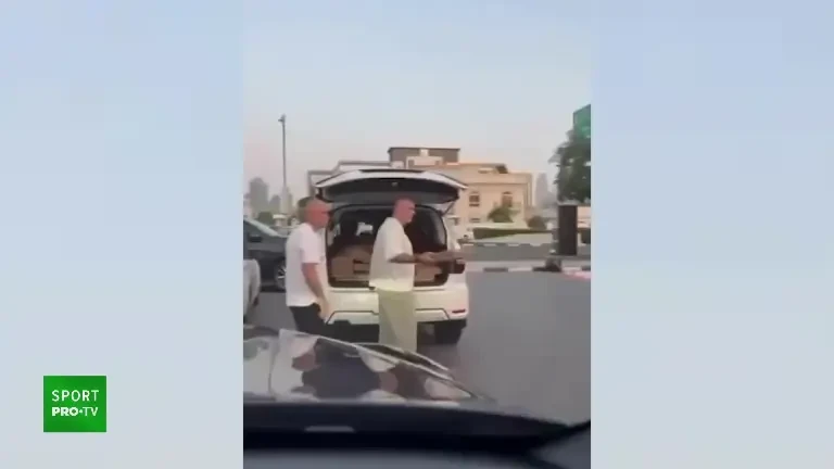 Olăroiu le-a distribuit mâncare muncitorilor din Emirate