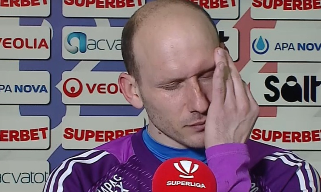 A părăsit interviul în lacrimi după ce a gafat decisiv în meciul etapei: „Îmi este greu să vorbesc”