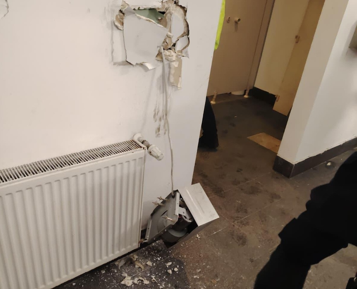 Au devastat stadionul! Cum arată casa celor de la ”U” după derby-ul cu CFR