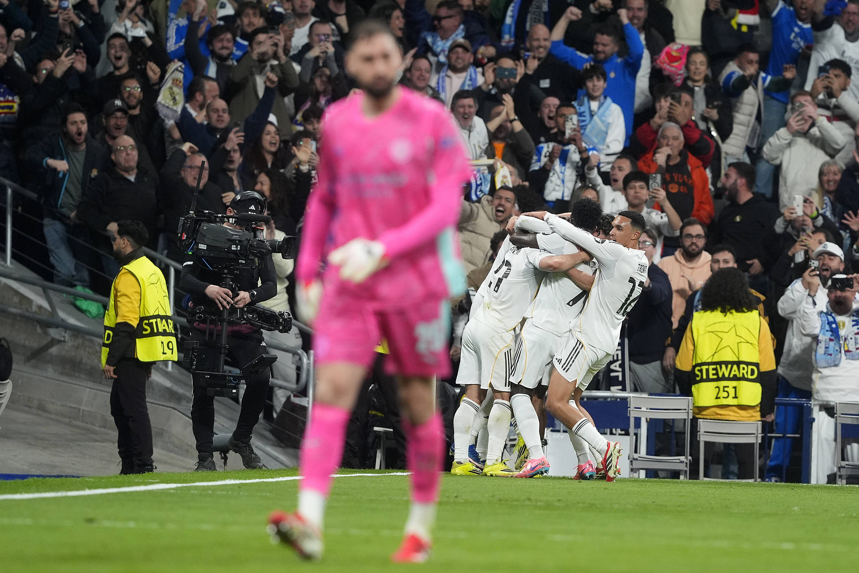 Manchester City - Real Madrid (azi, la 22:00), în optimile Ligii Campionilor. Echipe probabile + ce cotă are City la calificare. Analiza lui Dan Chilom