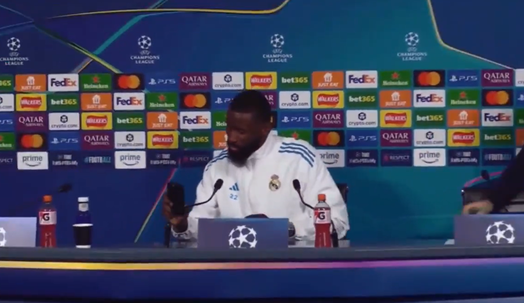 Motivul pentru care Antonio Rudiger a părăsit brusc conferința de presă înainte de meciul cu Manchester City