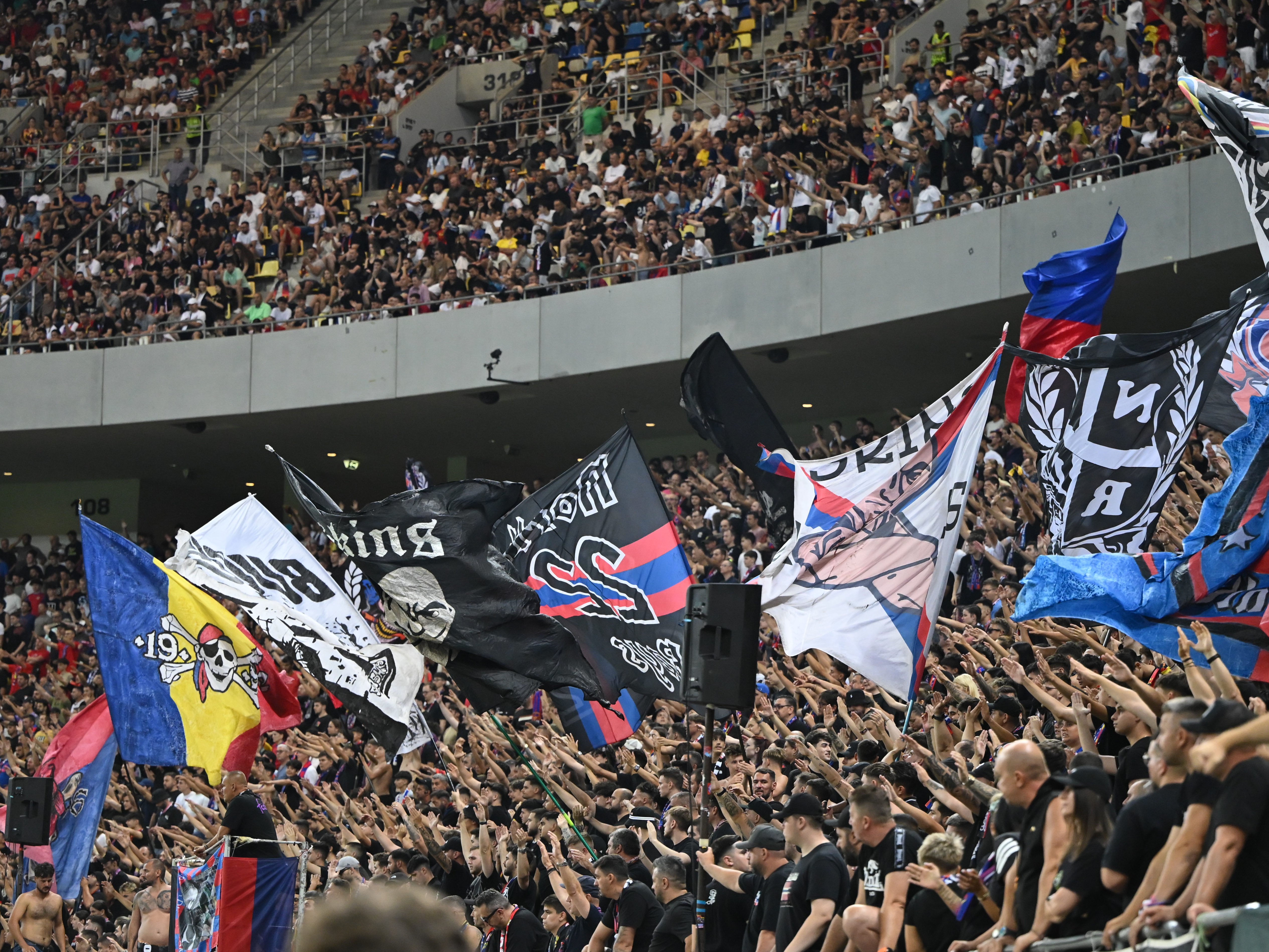 Un fotbalist de legendă a intrat în vizorul fanilor FCSB: ”Mă înjură!”