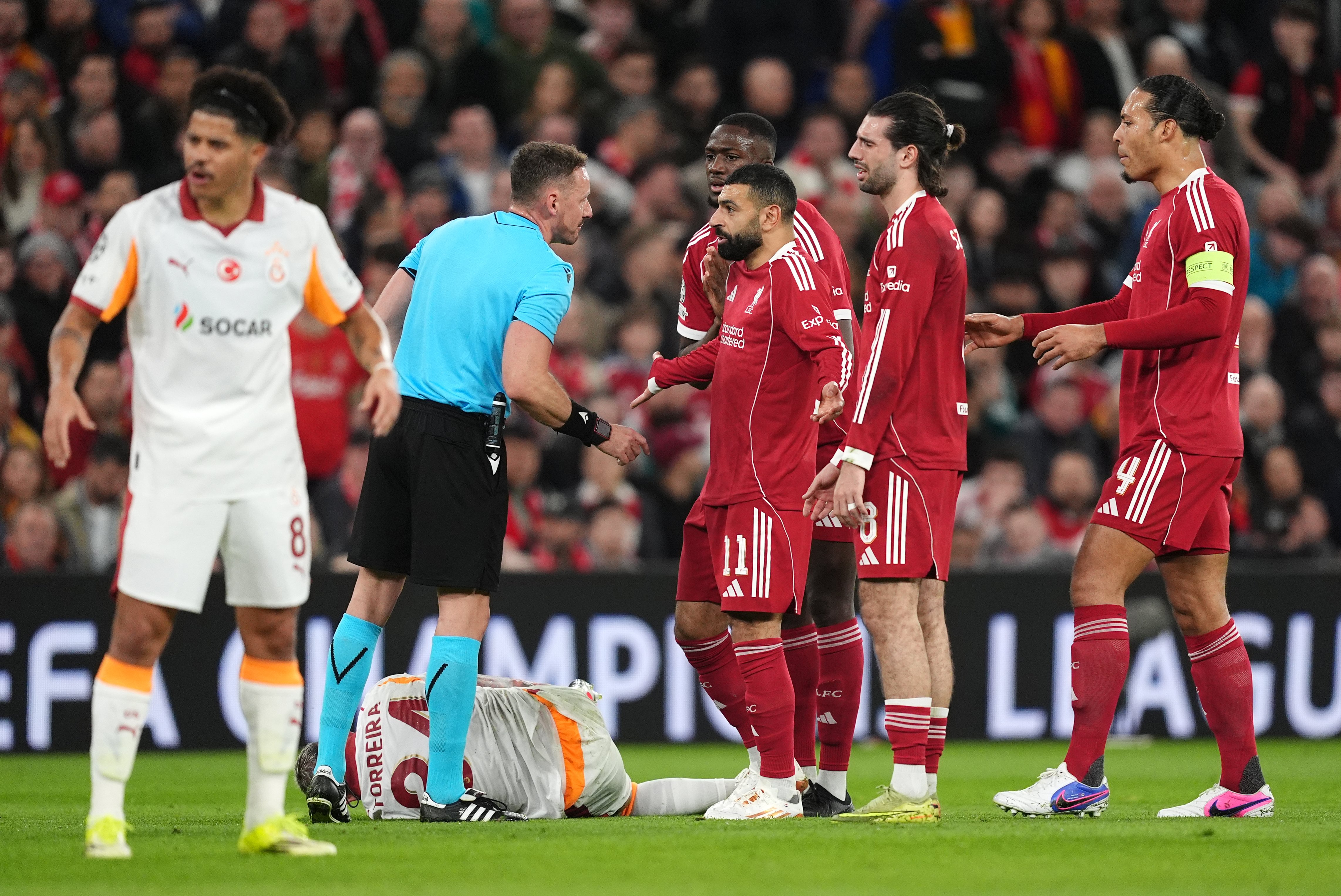 Scandal după seara de Champions League: "Ne-au trimis cel mai slab arbitru din lume"