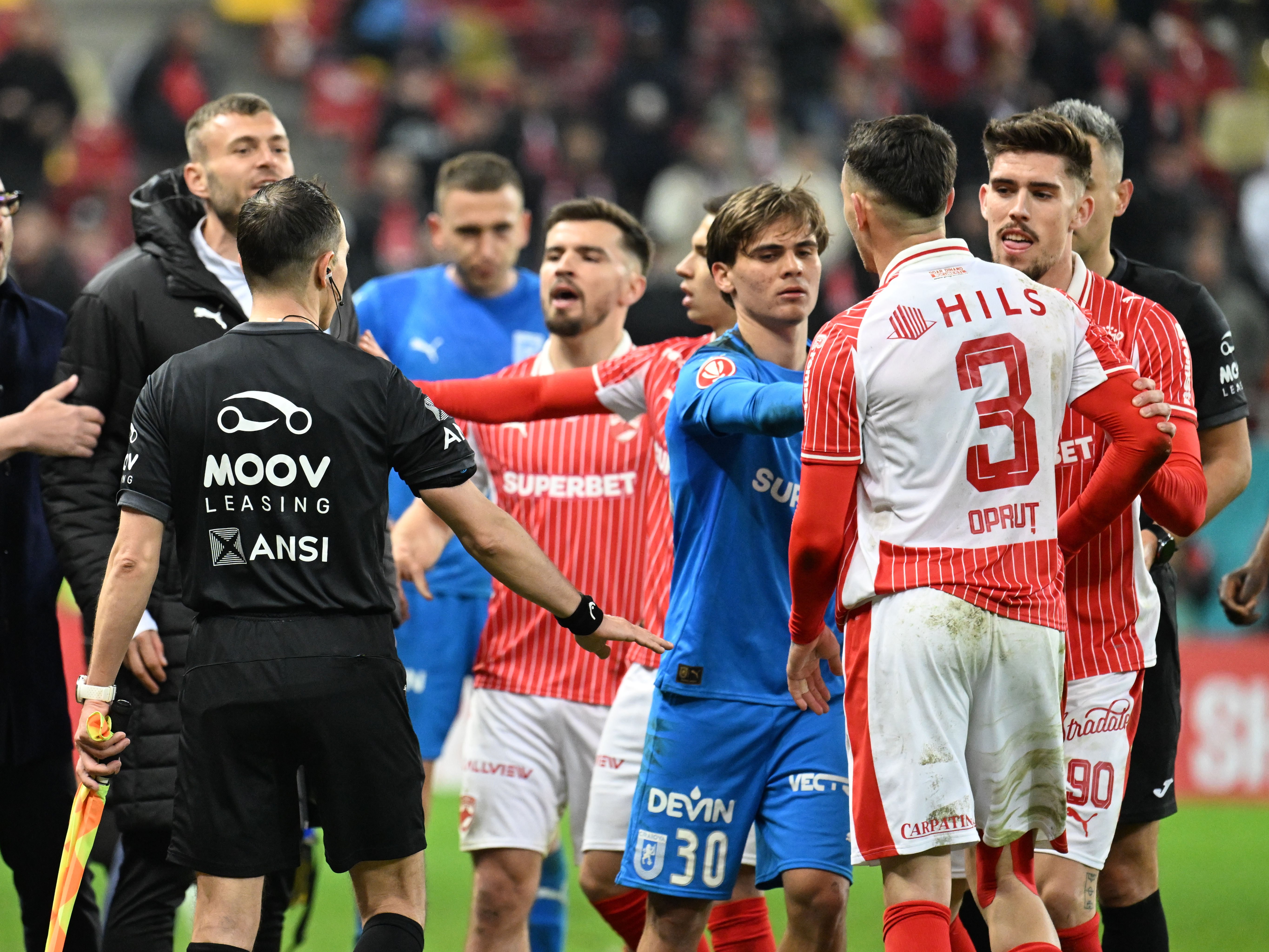 S-a schimbat liderul după Dinamo - Universitatea Craiova! ”Câinii” se scufundă